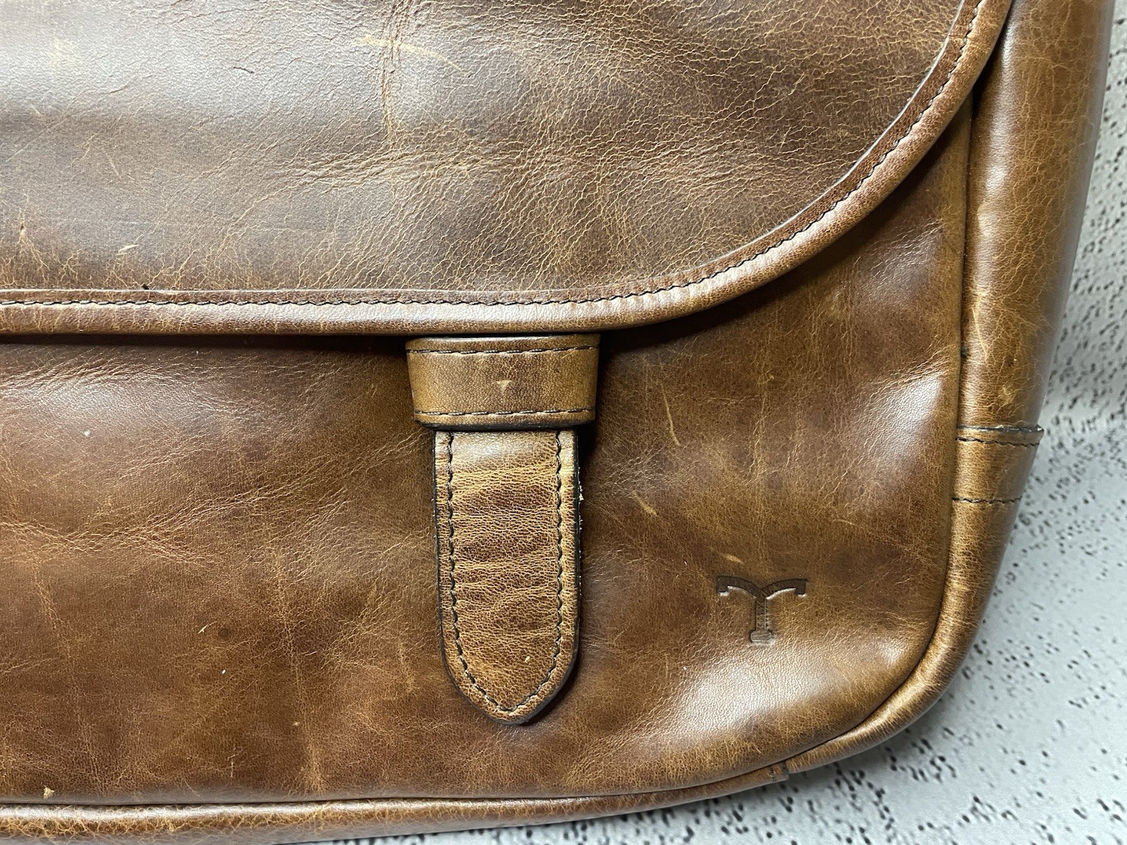 New TECOVAS Men Bartlett Messenger Cognac Brown Bovine Broken Carabiner