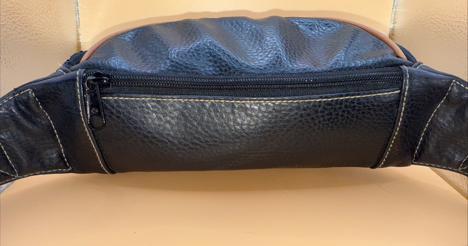 Vintage, GH Bass Fanny Pack/ Waist Bag, Black Made in China 90’s VTG leather