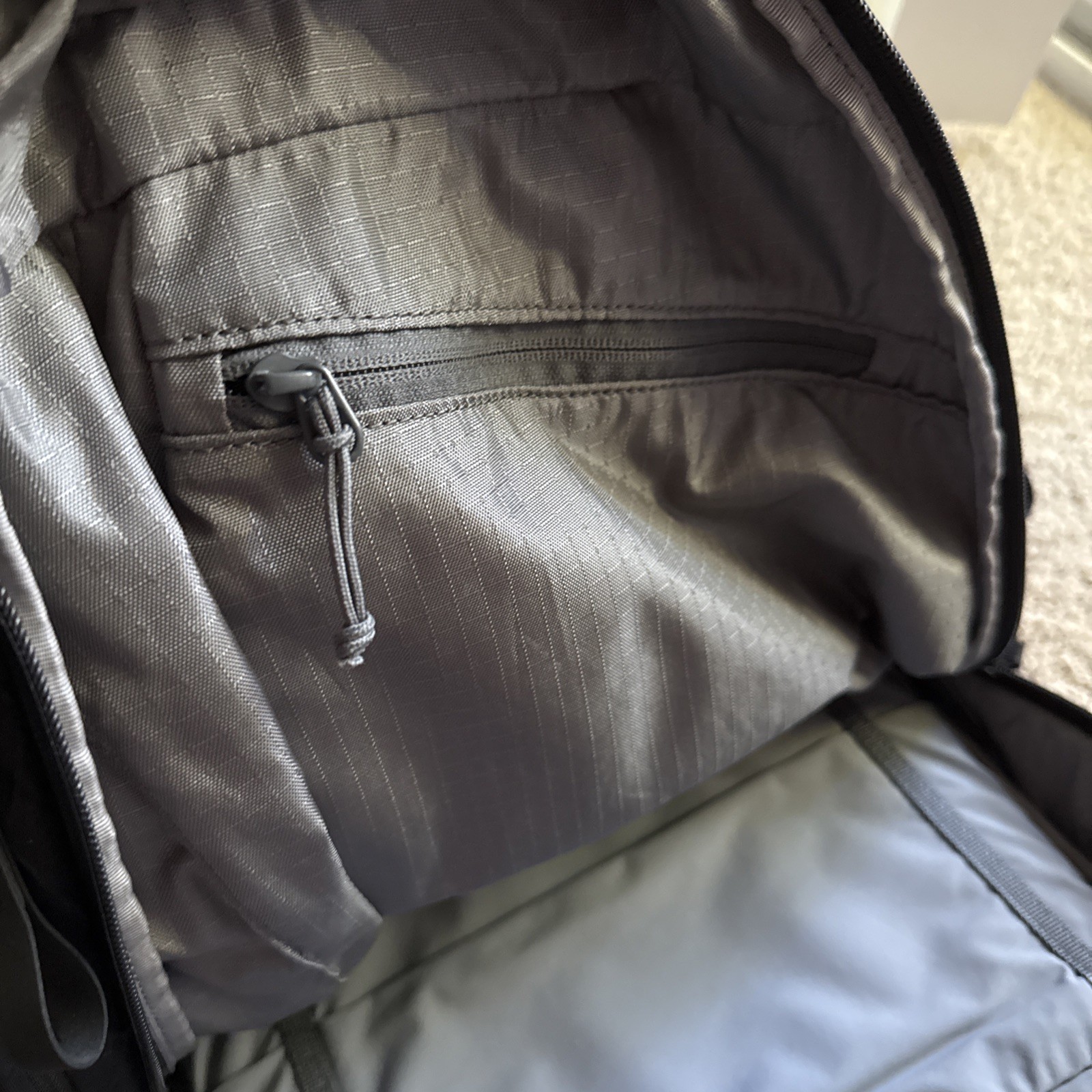 Able Carry Daily Plus Backpack – Black X-Pac 21 Liter – Great Condition