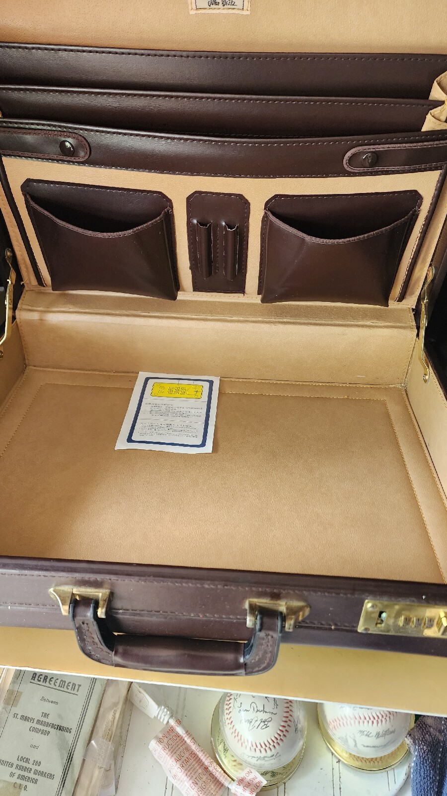John Weitz Vintage Briefcase Leather, 3 Combo Lock, Brown Burgundy hinged, VGC