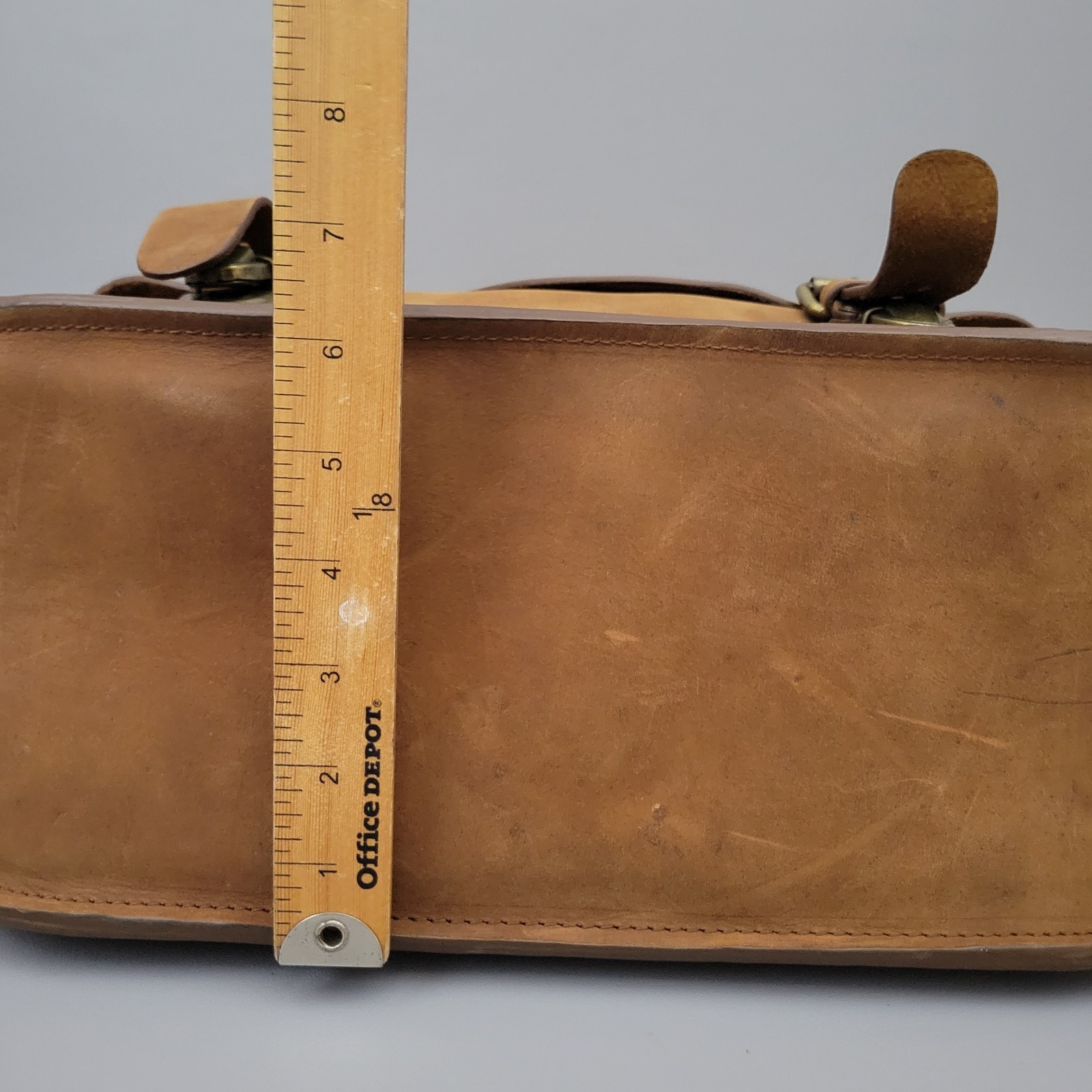 Vintage Duluth Trading Leather Bashful Billionaires Briefcase Messenger Bag