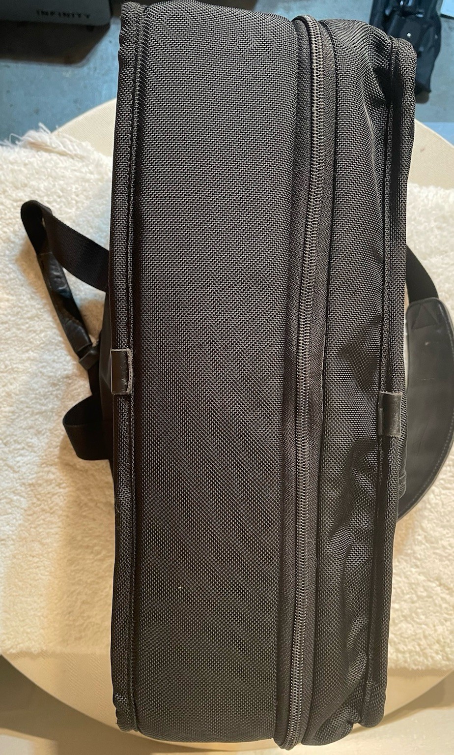 Tumi 18″ Expandable Laptop Briefcase 2621D3 Black Balistic Nylon Nice Condition