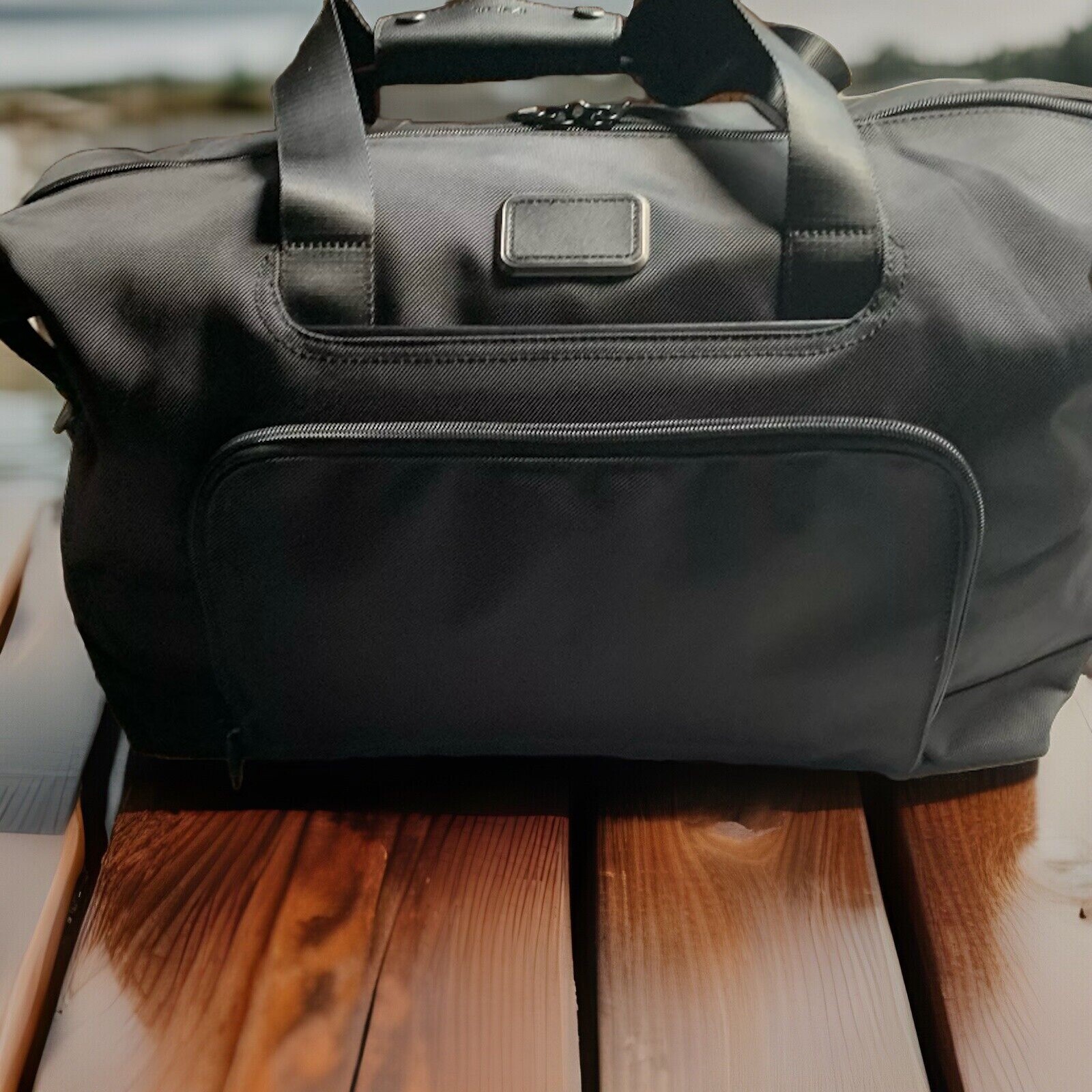 New Tumi Alpha 3 Collection Double Expansión Travel Satchel. Black $550