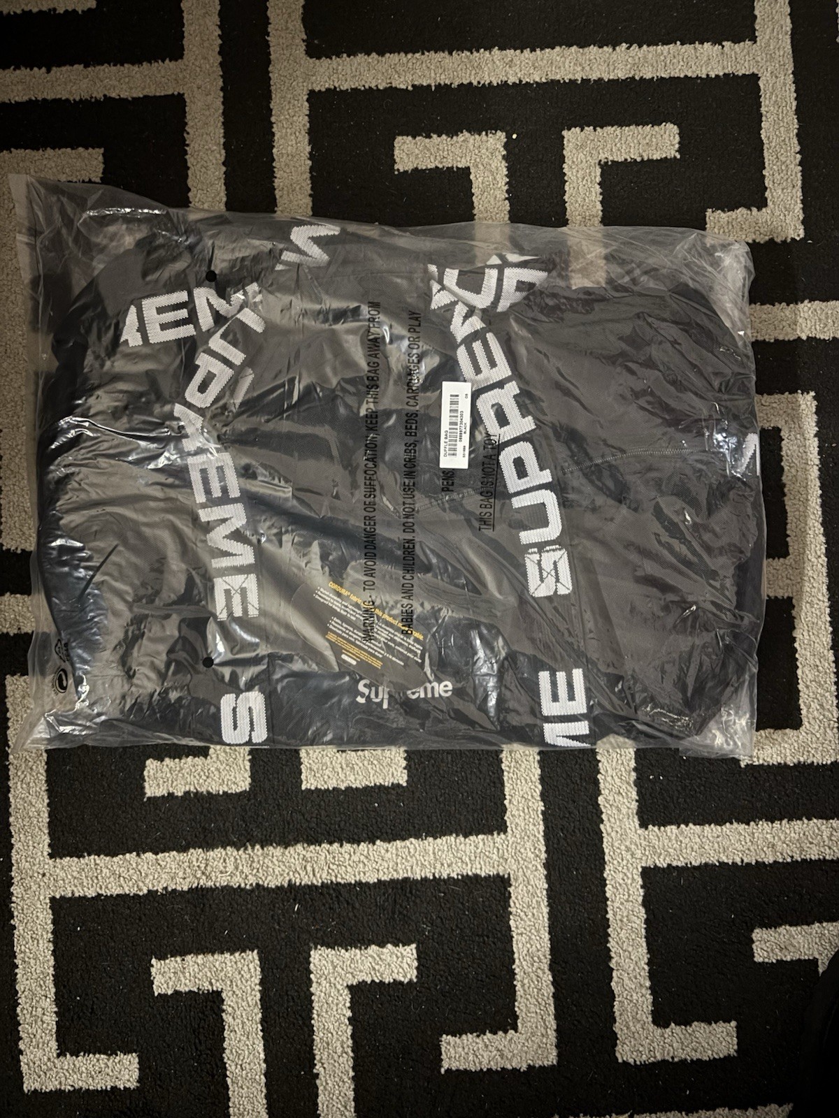Supreme Black Duffle Bag SS18 Cordura Solid Pattern Men