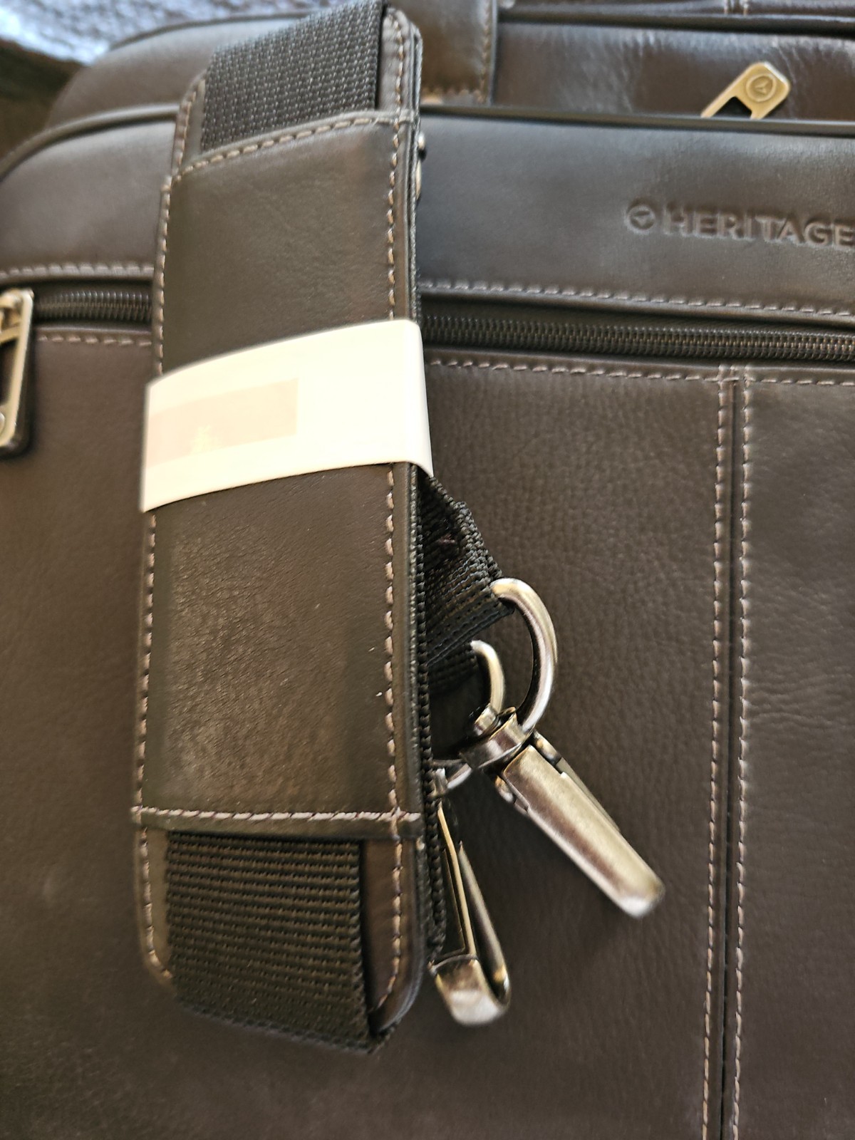 Heritage 16″ Dual Compartment Leather Bag – Black (827365)