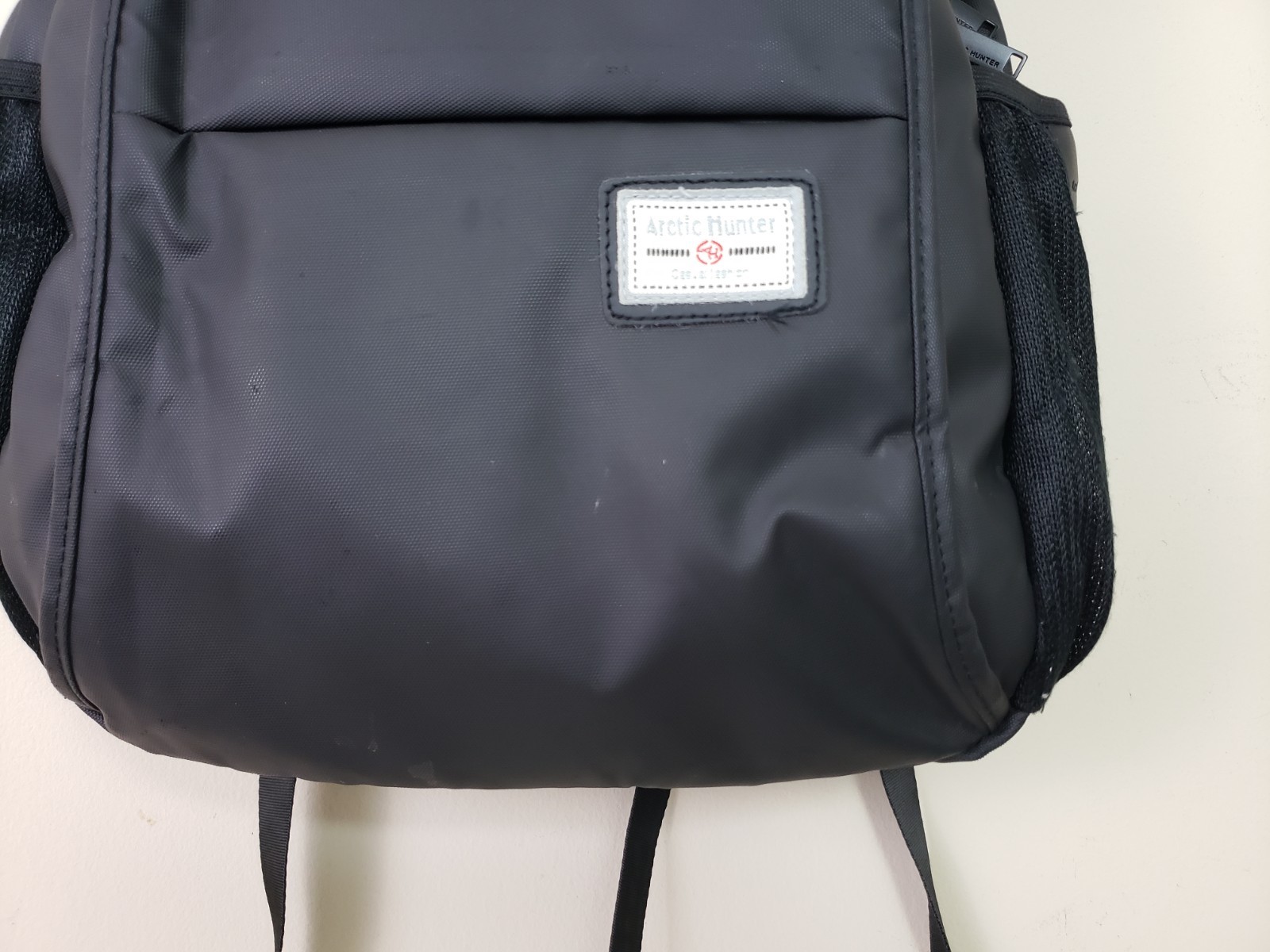 Arctic Hunter 20005 Backpack USB Port Black Travel Laptop Bag Waterproof