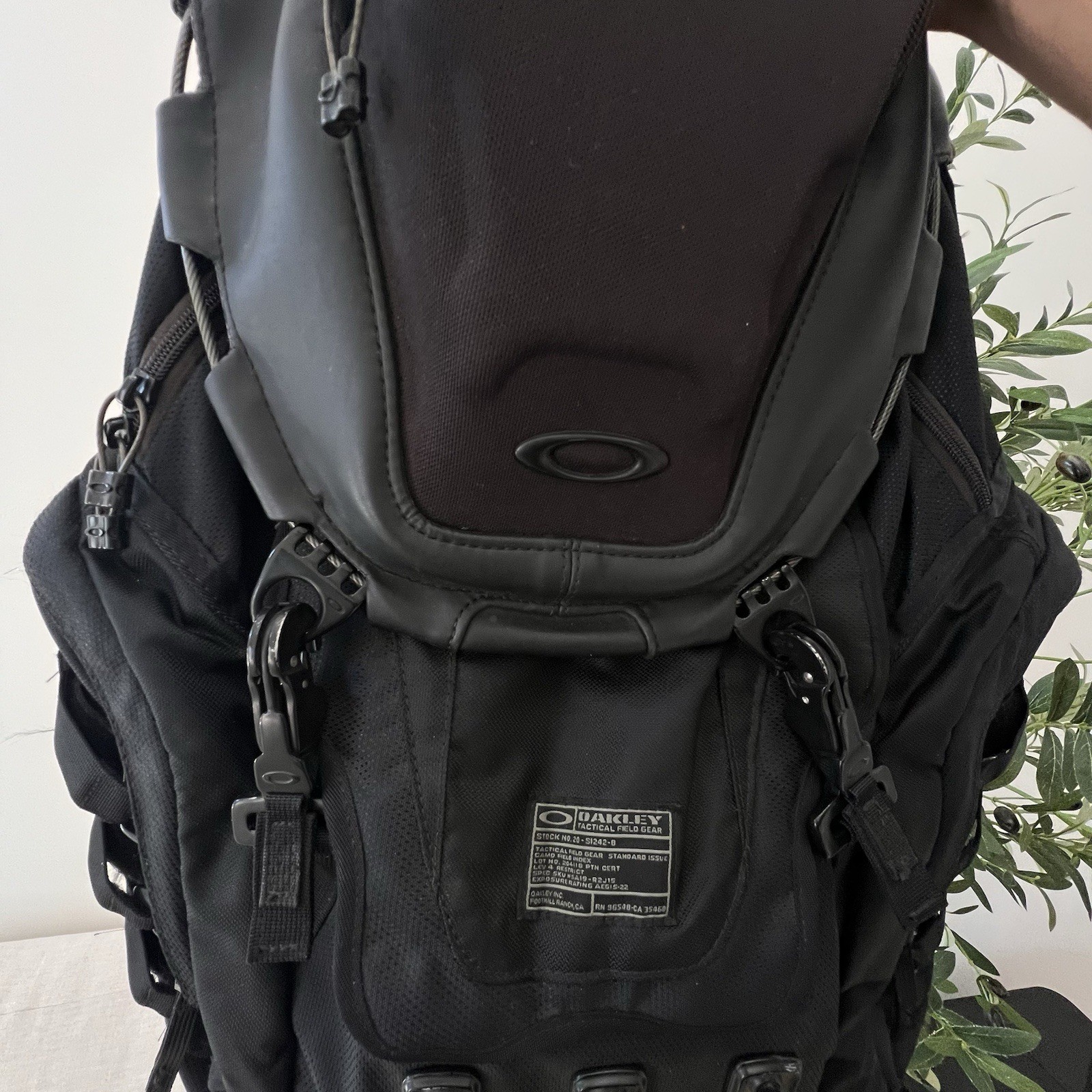 Oakley Kitchen Sink Backpack Stealth Black Gorpcore Tactical Hiking Cargo