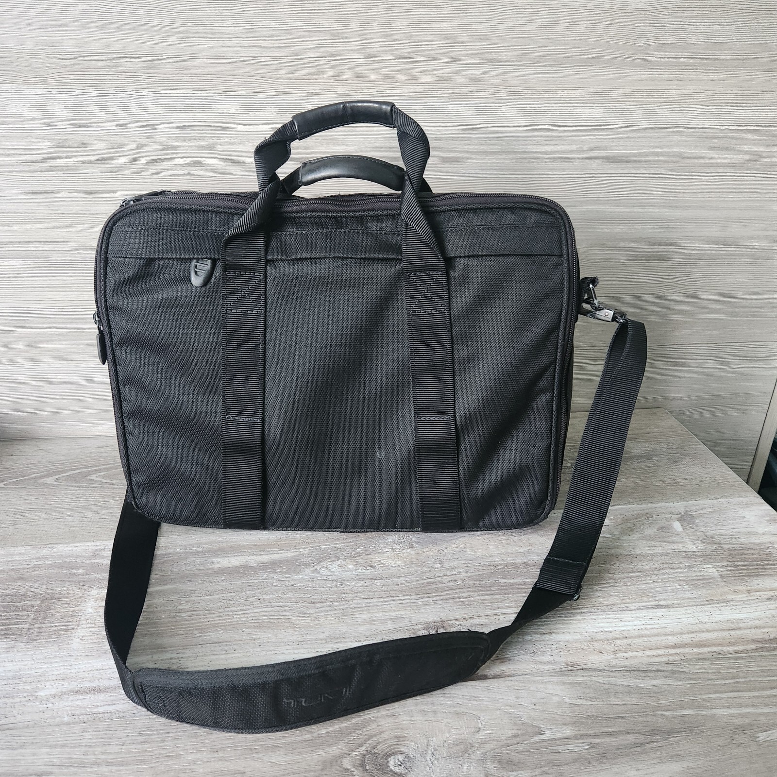 Tumi T-Tech T2 Carry On Expandable Nylon Ballistic Laptop Briefcase Bag w/ Strap