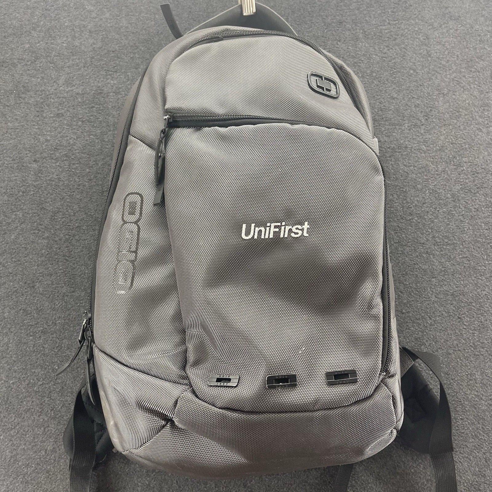 OGIO® Ace Pack Metallic Gray Backpack, 1680D, 1,450 cu. in./22.1 L, PADDED