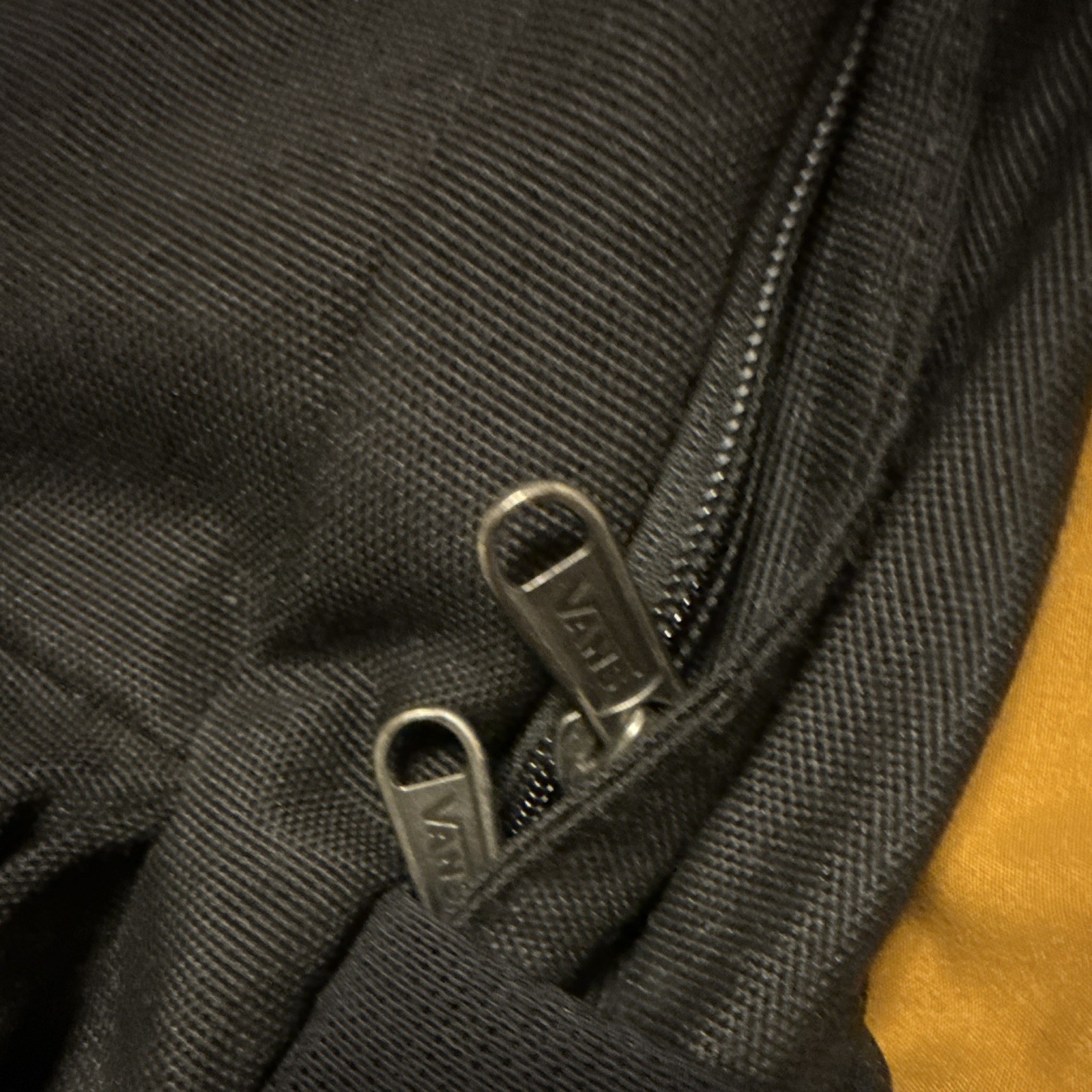VANS Off The Wall Black Backpack Zip Adjustable Straps Pockets Unisex Adult