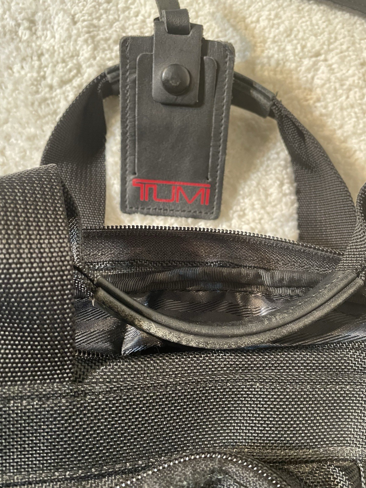 Tumi 18″ Expandable Laptop Briefcase 2621D3 Black Balistic Nylon Nice Condition