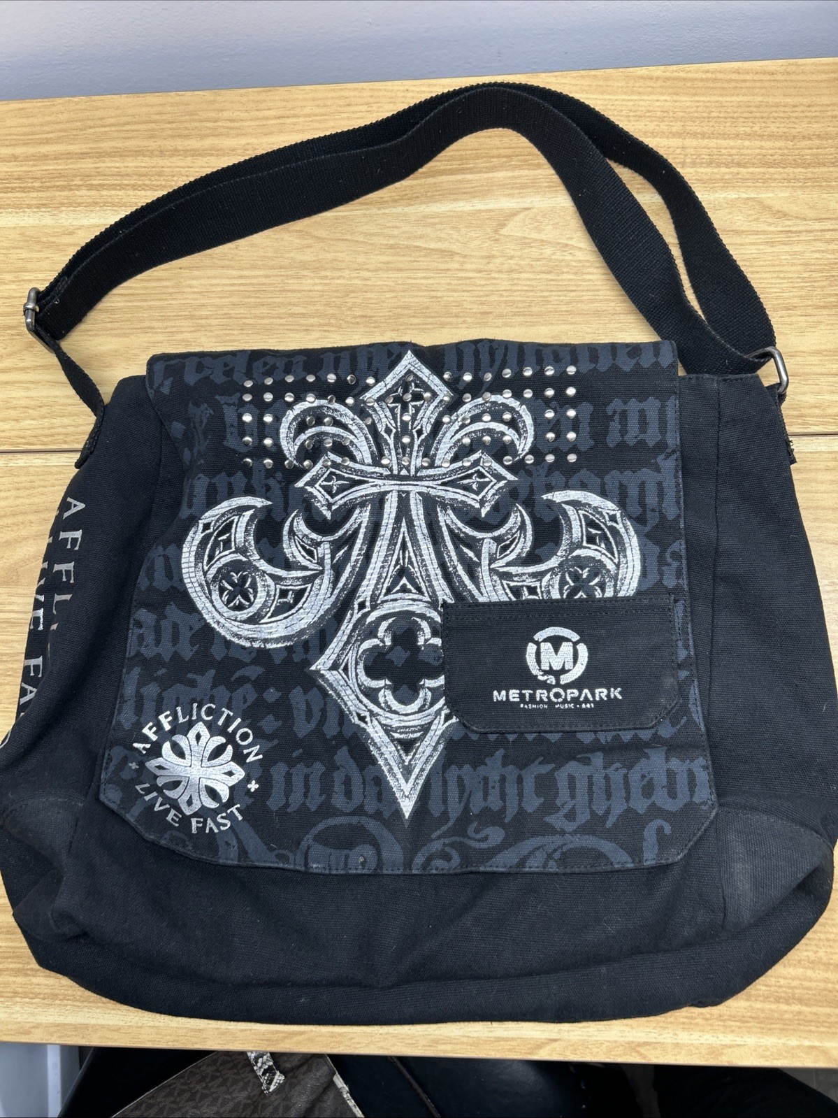 Affliction Metropark Messenger Bag Rare