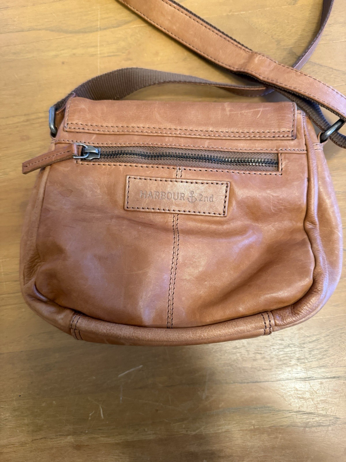 Harbour 2nd Distressed Worn Leather Crossbody Messenger Small Purse Bag