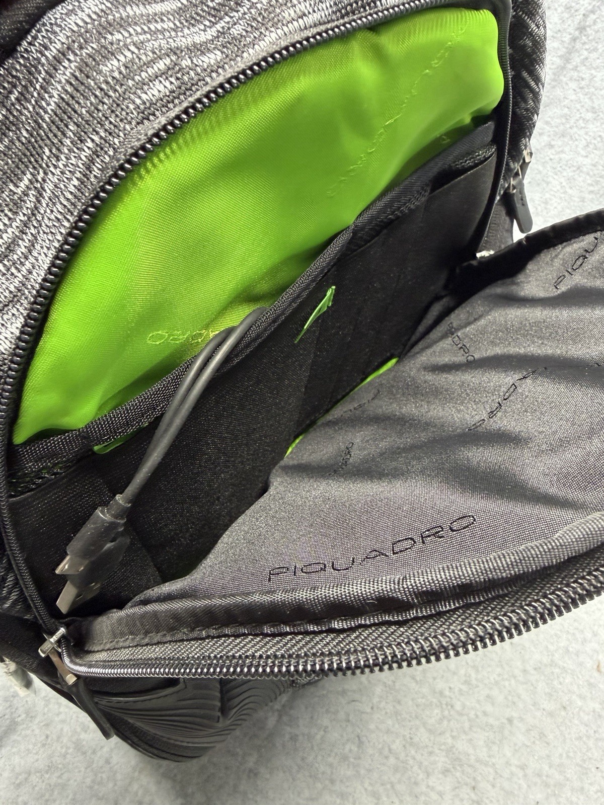 Piquadro Coleos CA3936OS37 Zaino Laptop Bag Built In USB And Micro USB 11L