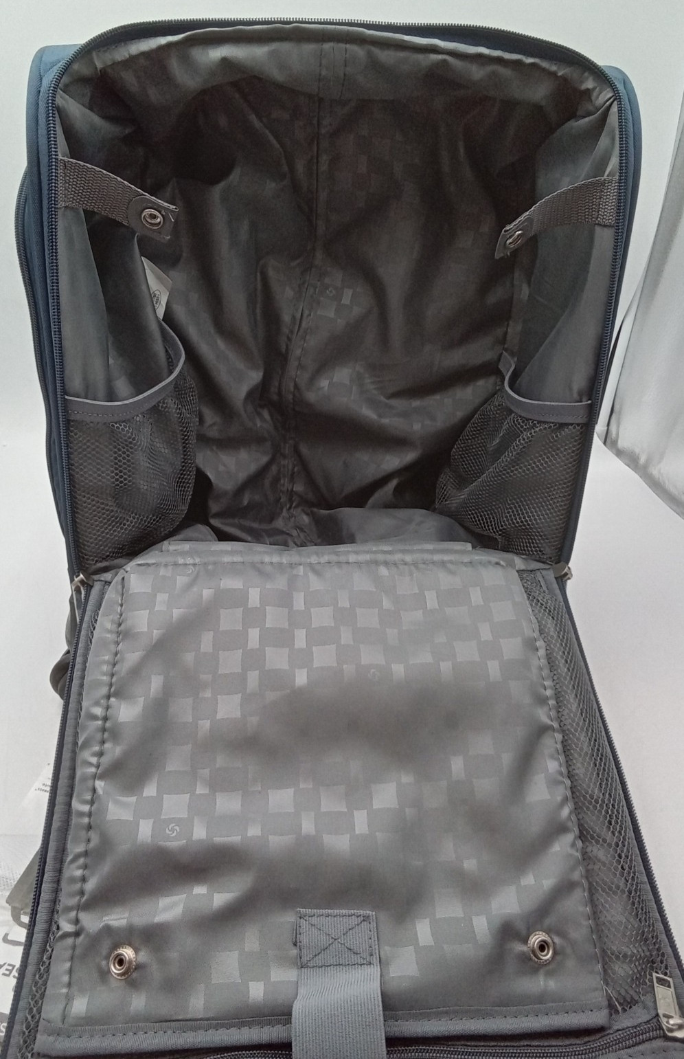 Samsonite Underseat Carry-On Spinner with USB Port Ocean One Size U4