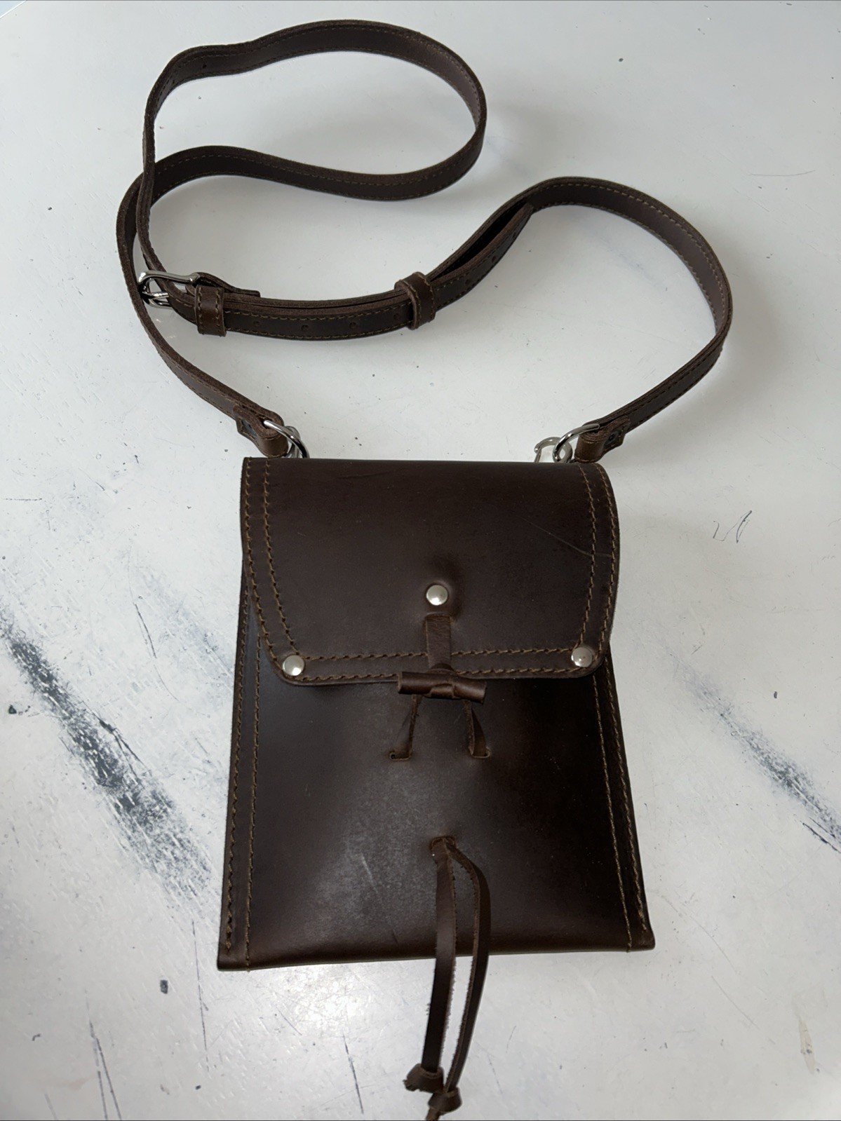 Saddleback Leather Pouch w Strap Chestnut Brown NWOT 8.75”Lx6.75”Wx1.5”D