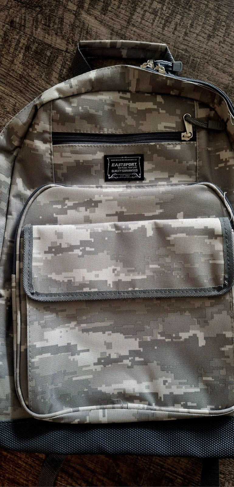 Eastsport Basic tech Backpack in Grey/ Camo. Brand New