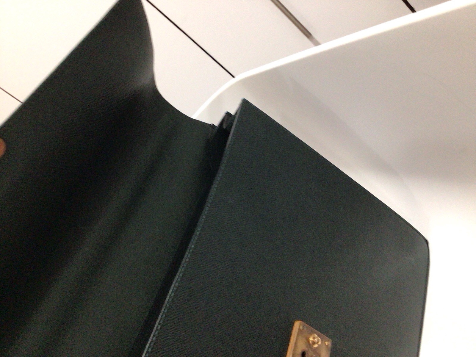 LOUIS VUITTON PARIS BRIEFCASE DOCUMENTS BAG – TAIGA / CODE MI0965 /GREAT