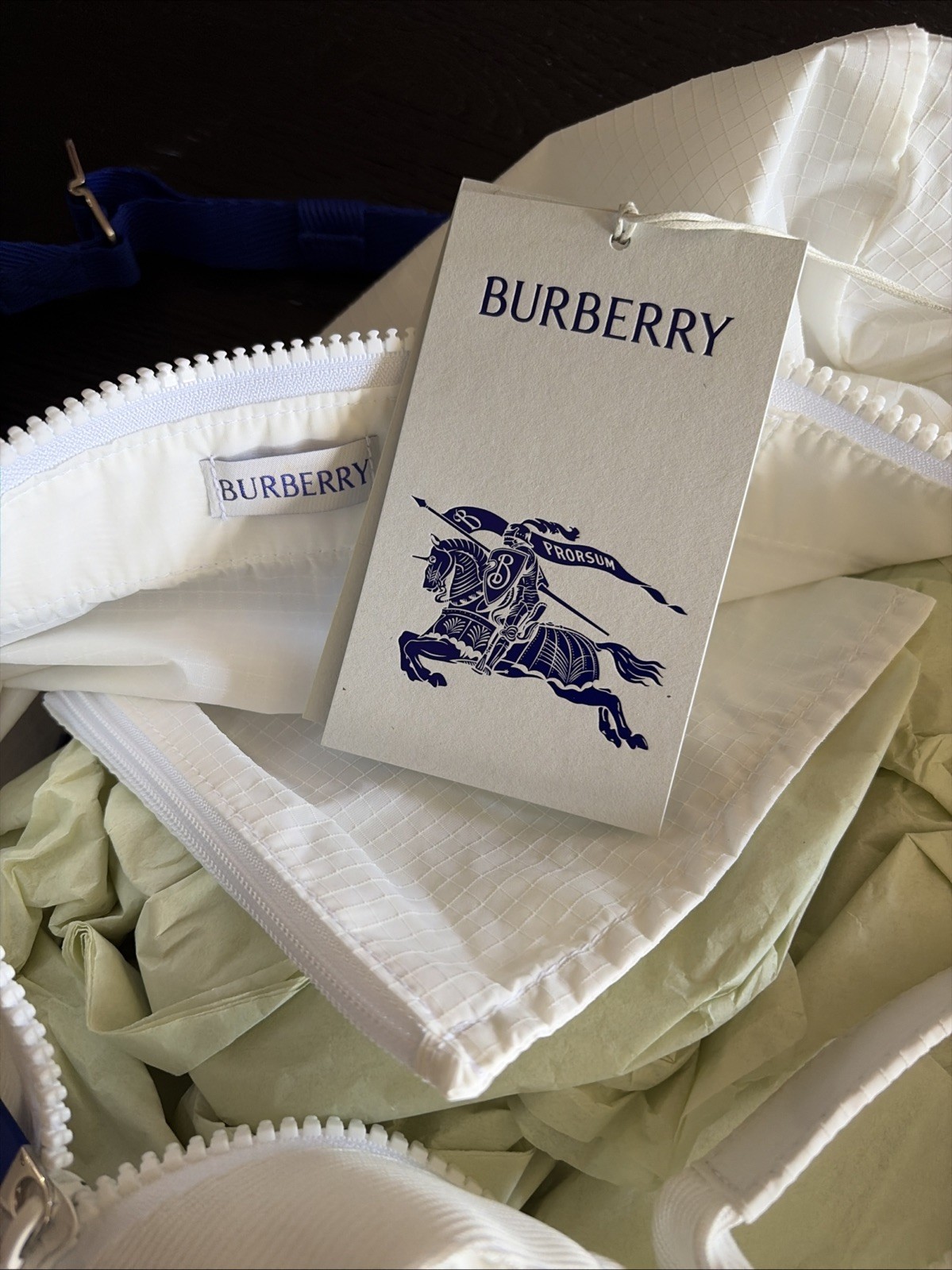 Authentic NEW BURBERRY UNI White Medium DUFFLE EKD Nylon Travel Bag / Backpack
