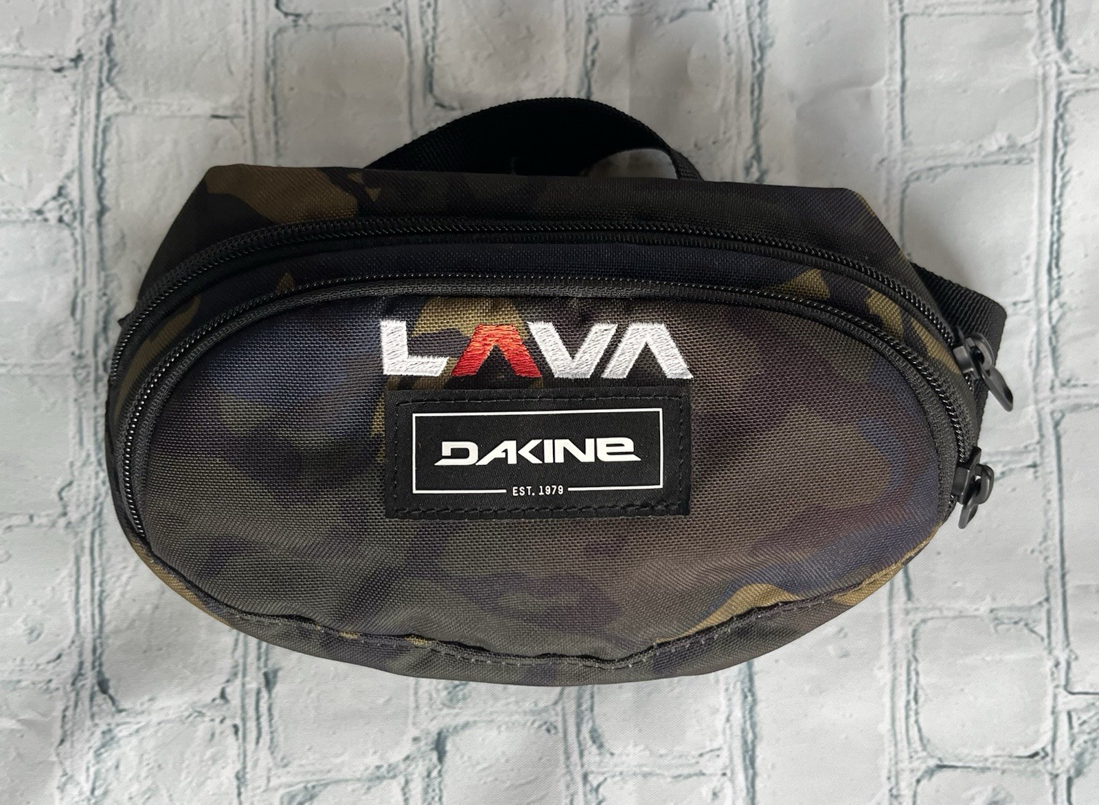 Dakine EST 1979 LAVA Fanny Waist Hip Pack Camouflage Print Hawaii
