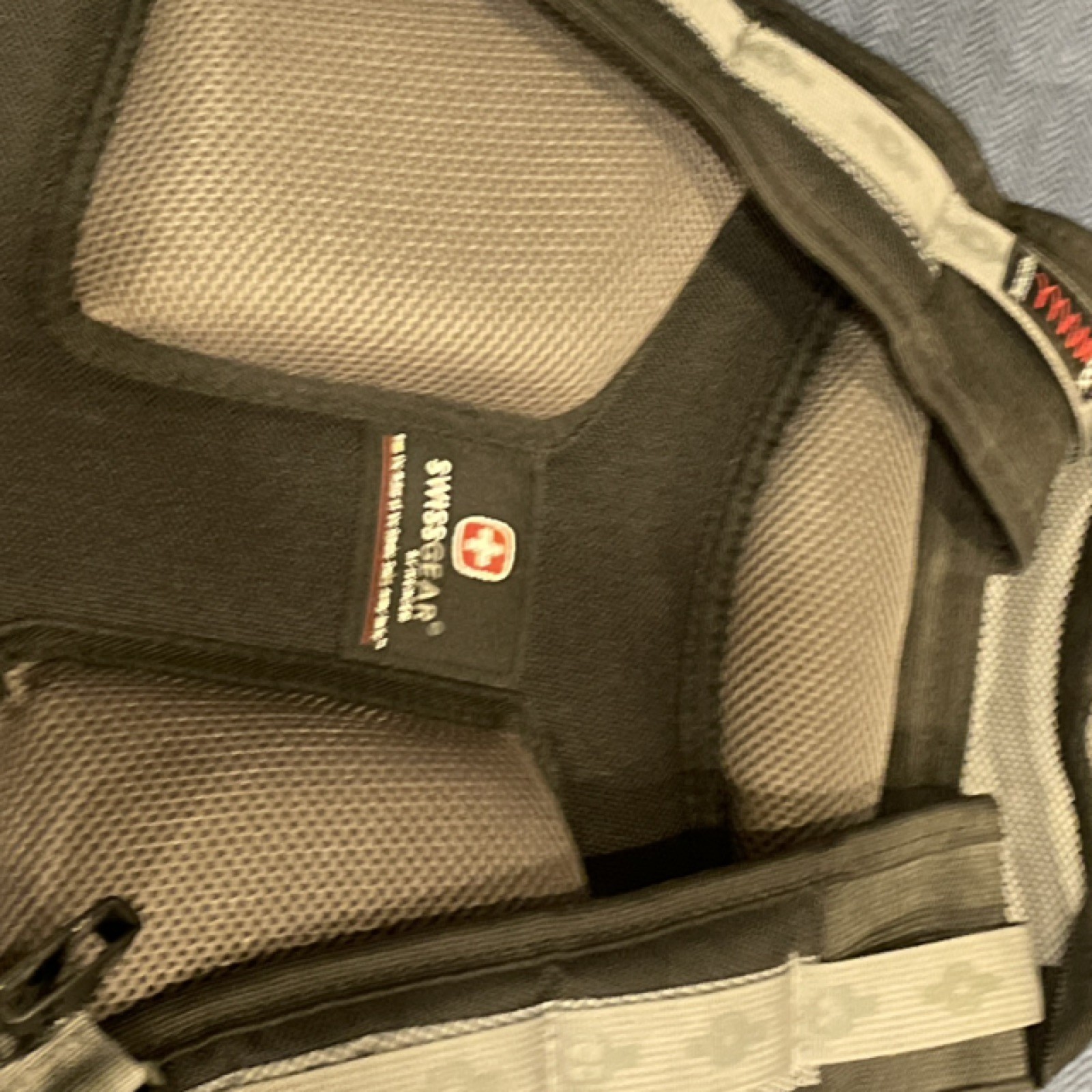 SWISSGEAR by Wenger Black Gray Backpack Men’s Zip Closure with Pockets