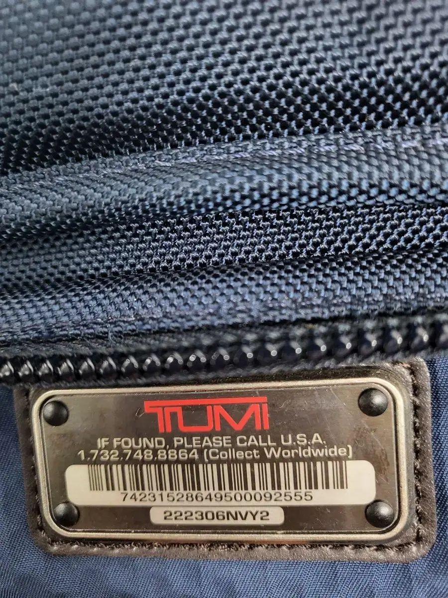 Tumi Crossback (Free shipping *Not applicable for Mercari shop transactions)