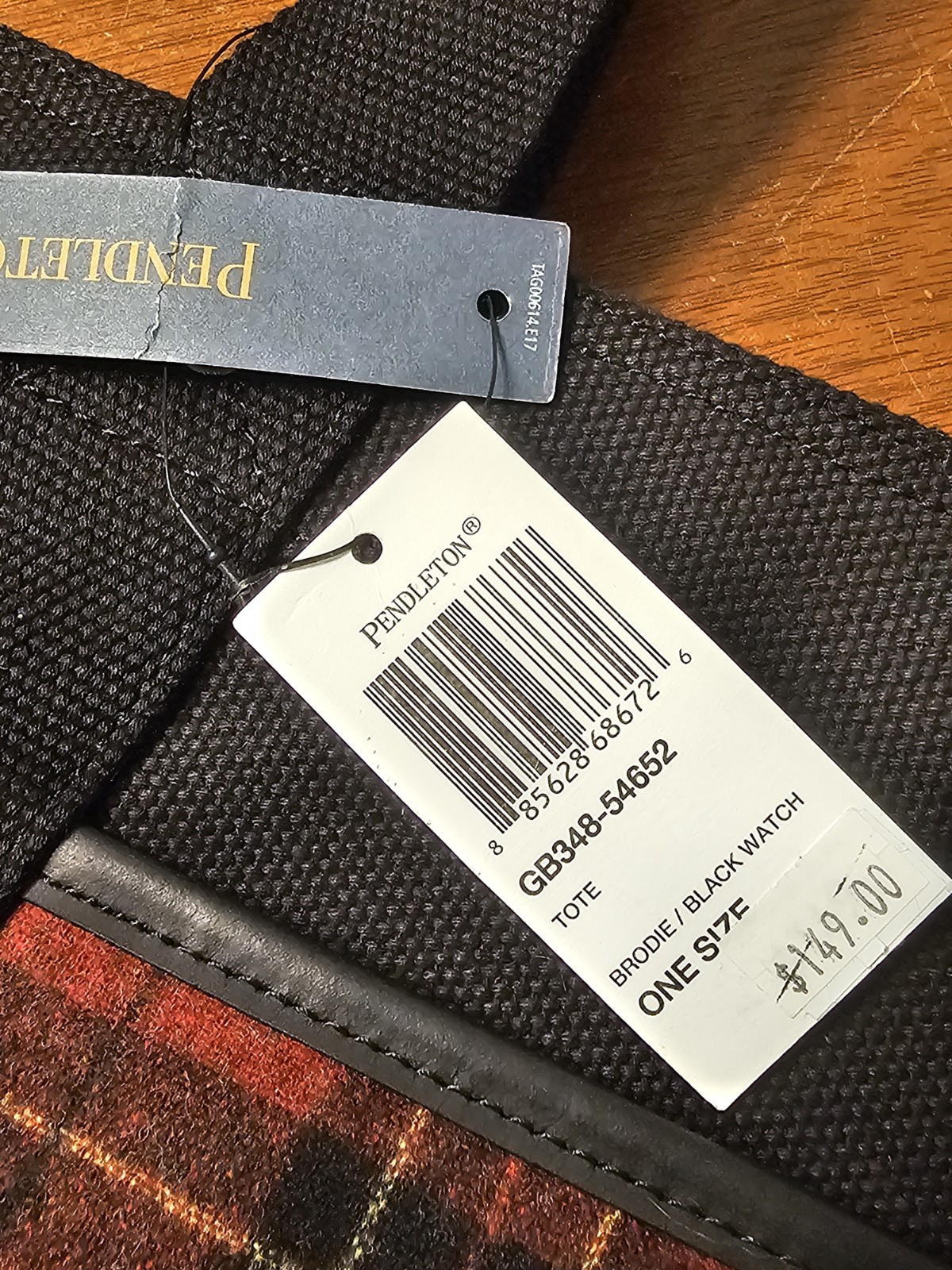 Pendleton Woolen Mills Brodie Black & Plaid Canvas Tote Duffle Bag Zip Close NEW