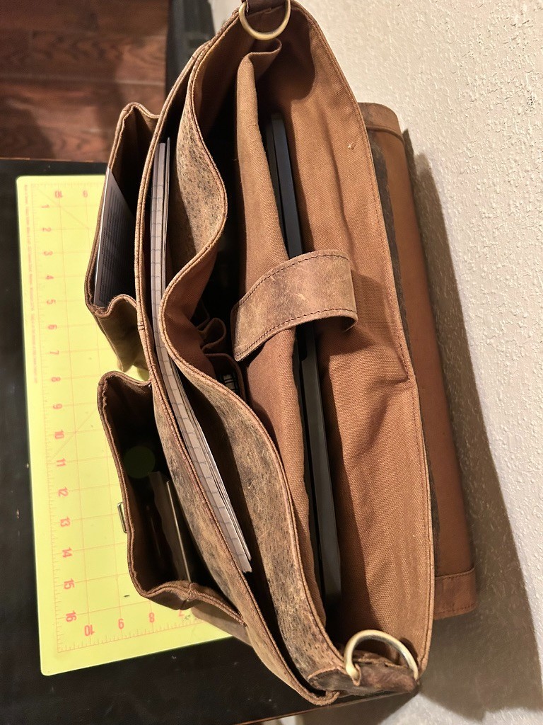 Leather Briefcase/Messenger Bag, Komal C, 15″, Distressed Brown