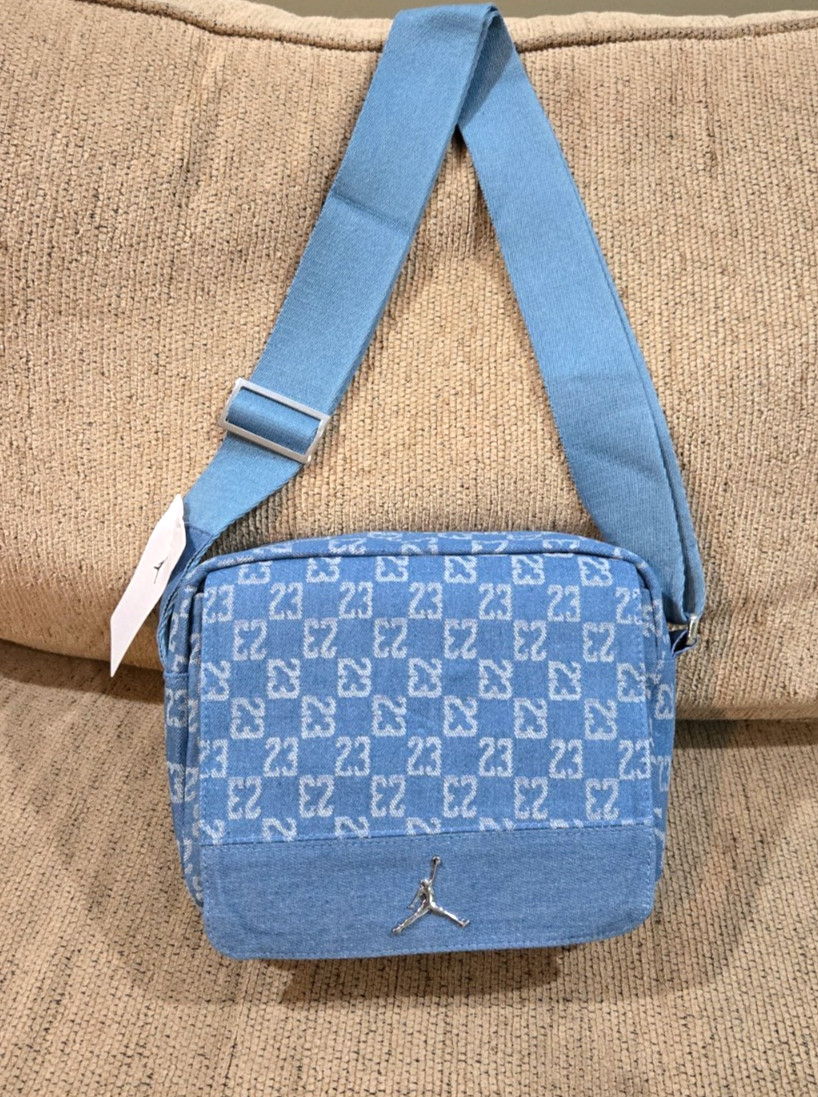 NWT Nike Jordan Monogram Mini Messenger Crossbody Carry on Bag (3.6L) UNISEX