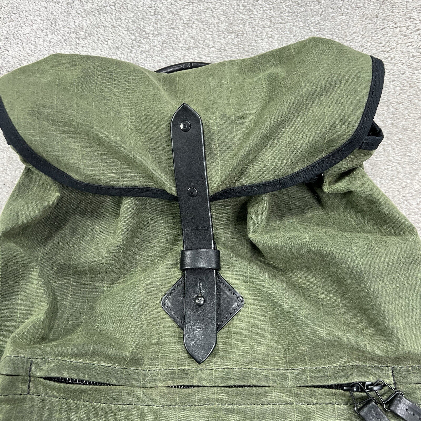 TANNER GOODS Olive Green Fabric Voyager Unisex Backpack Flaw