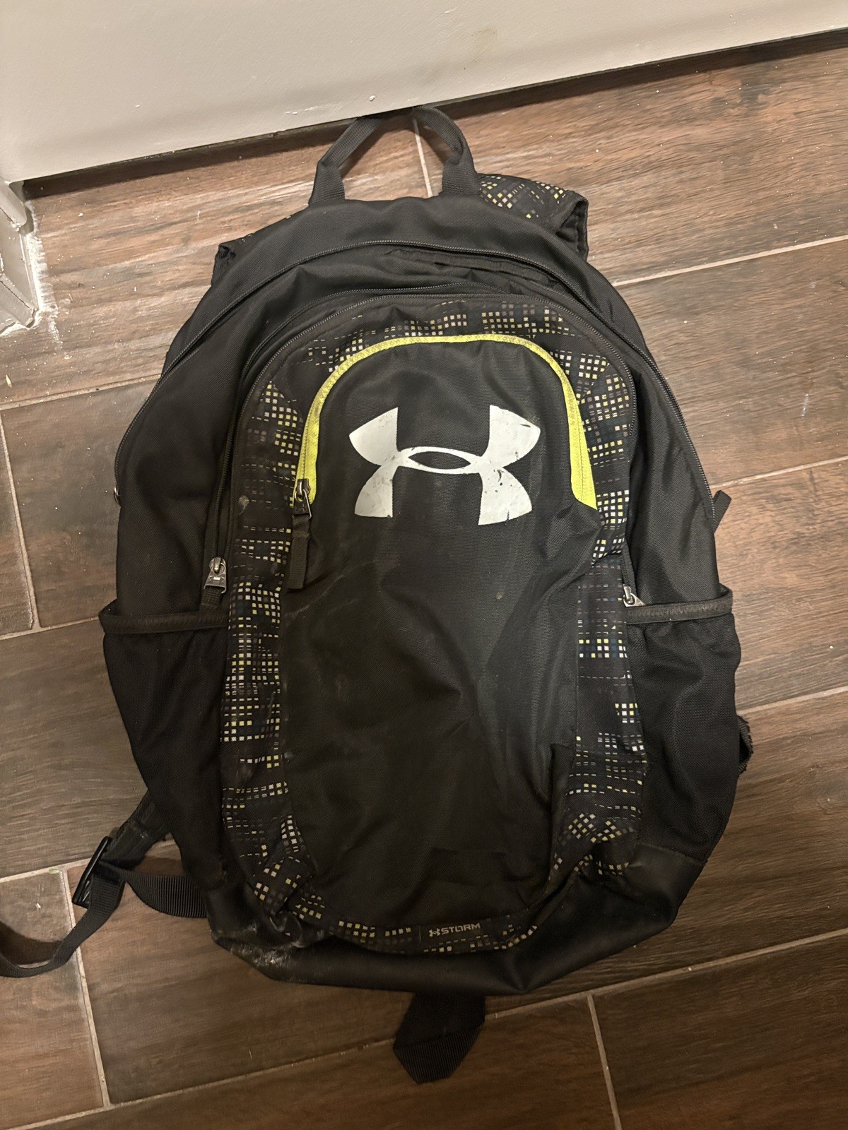 Under Armour Black/Yellow Zip Backpack Large Unisex Outer Pockets Travel