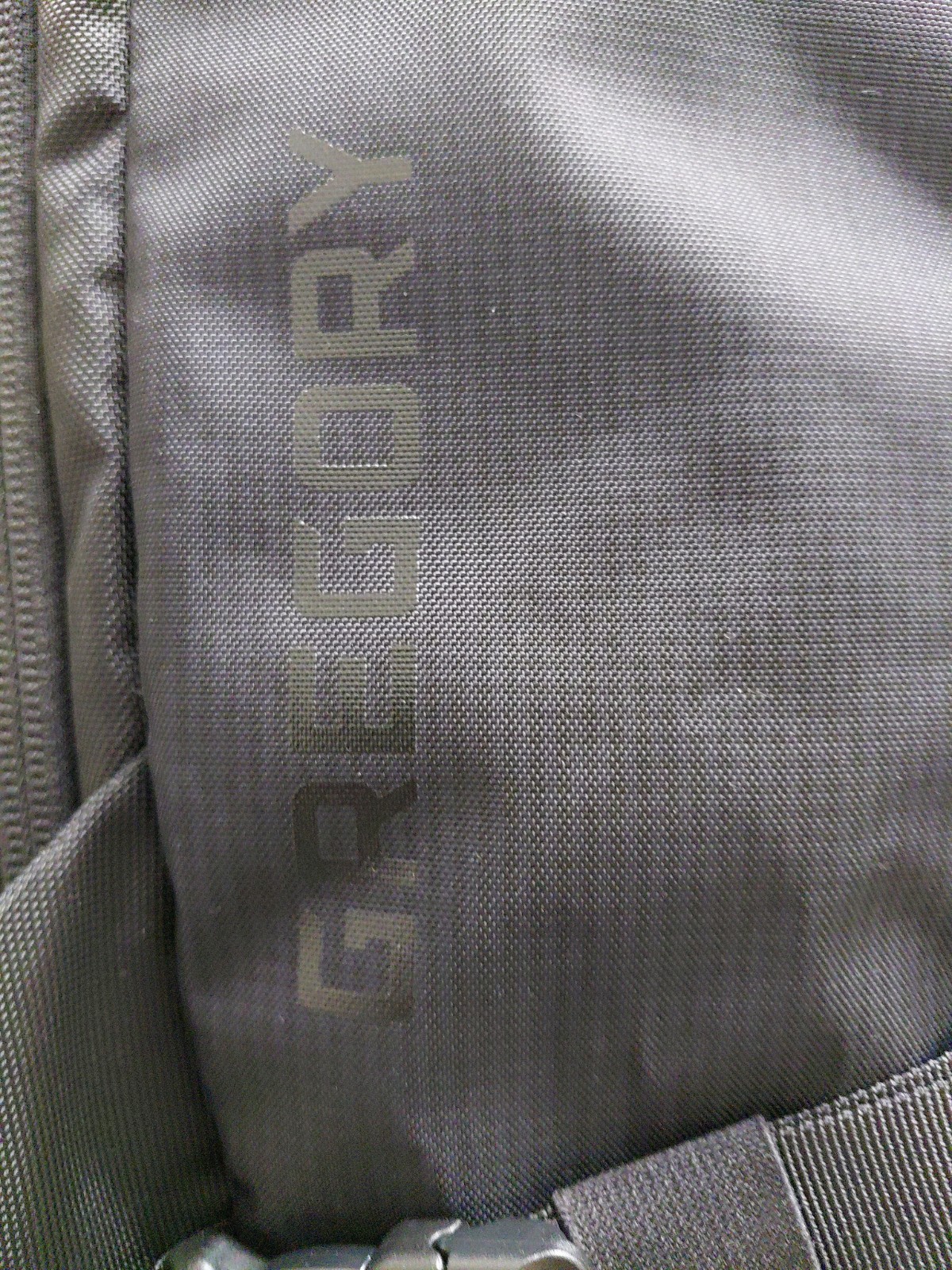 Gregory Compass 40, Laptop Compartment And 2 Zippered Pockets, For Travel