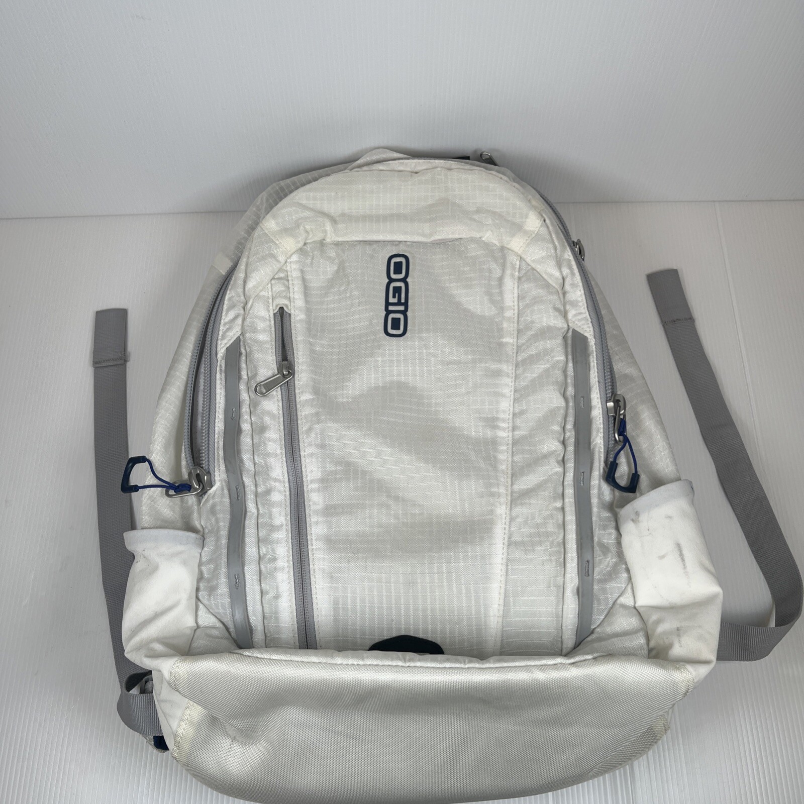 OGIO Buisness Rebel School Backpack White Pocket laptop, work