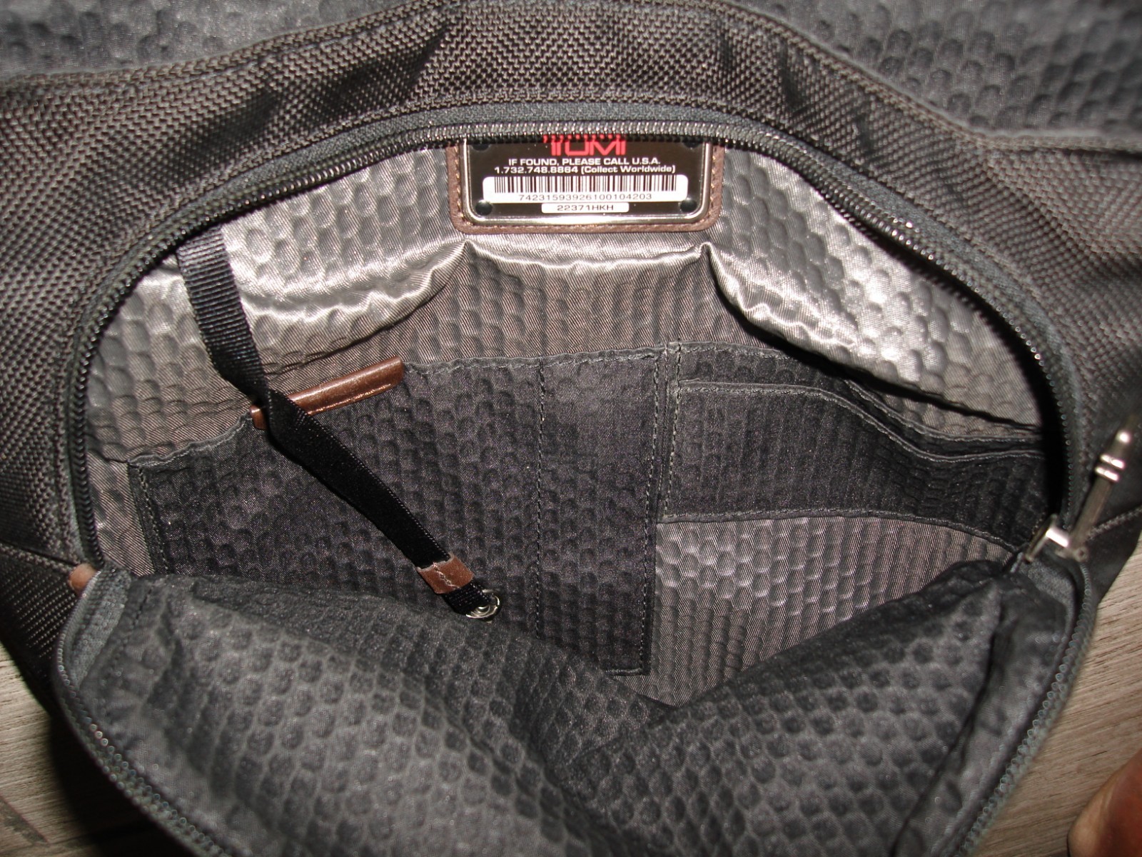 TUMI Alpha Bravo Men’s Small BROWN Crossbody Messenger Shoulder Travel Bag EUC