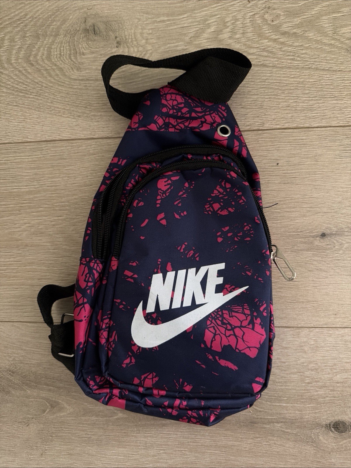Nike Medium Sling Crossbody Bag Abstract Print Purple Pink Black Zip
