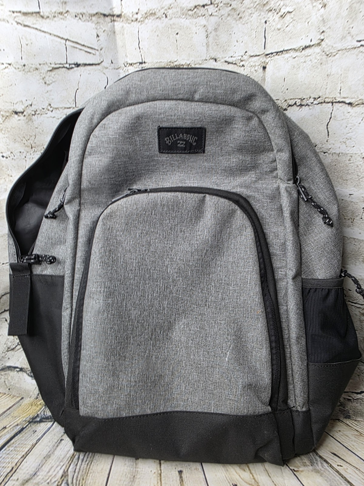 Billabong Men’s Backpack Gray and Black Adjustable Strap Padded Outer Pockets