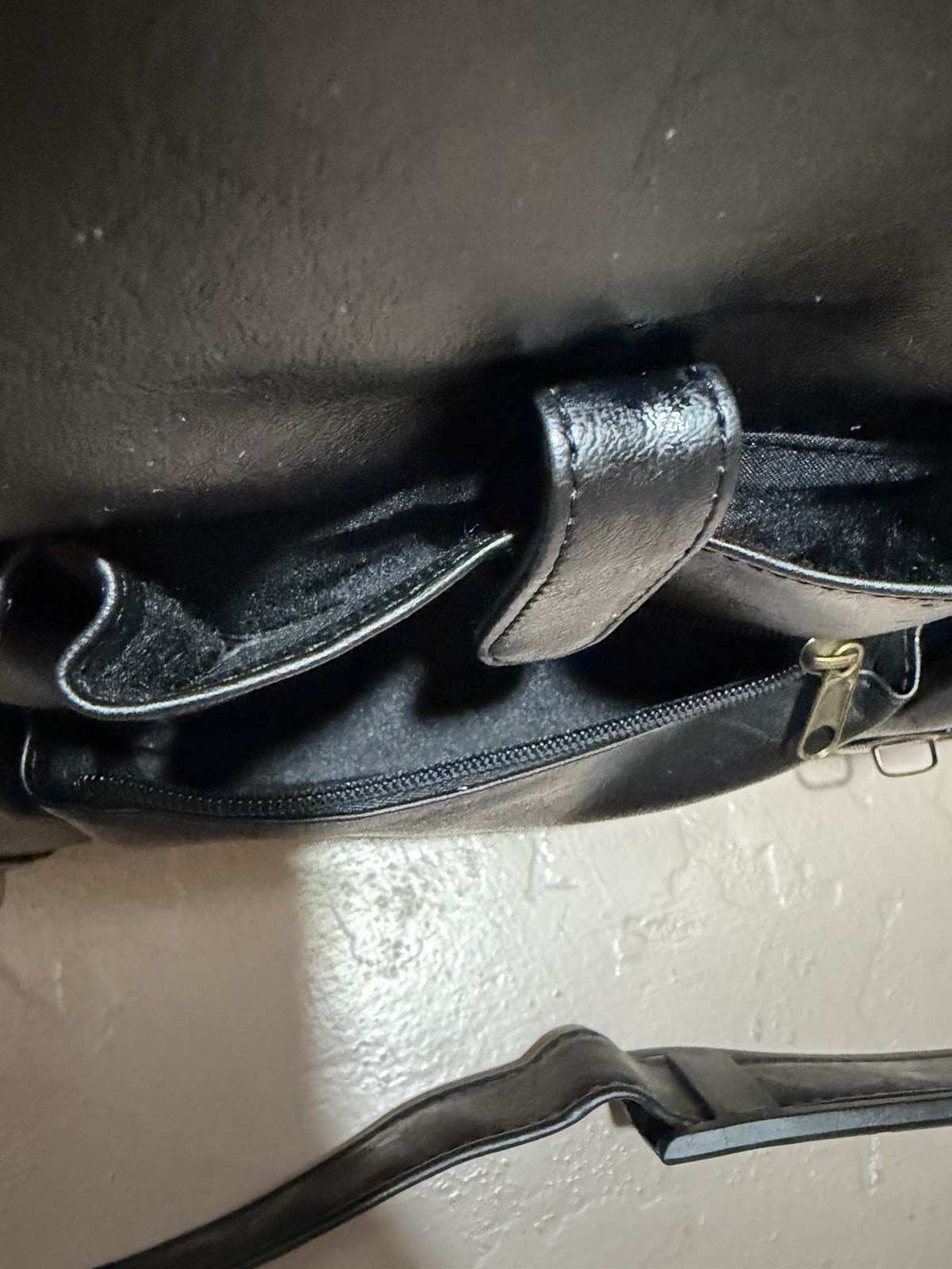 Black Durahide Leather Briefcase Shoulder Strap Buckle Zip Organizer-Slight Used