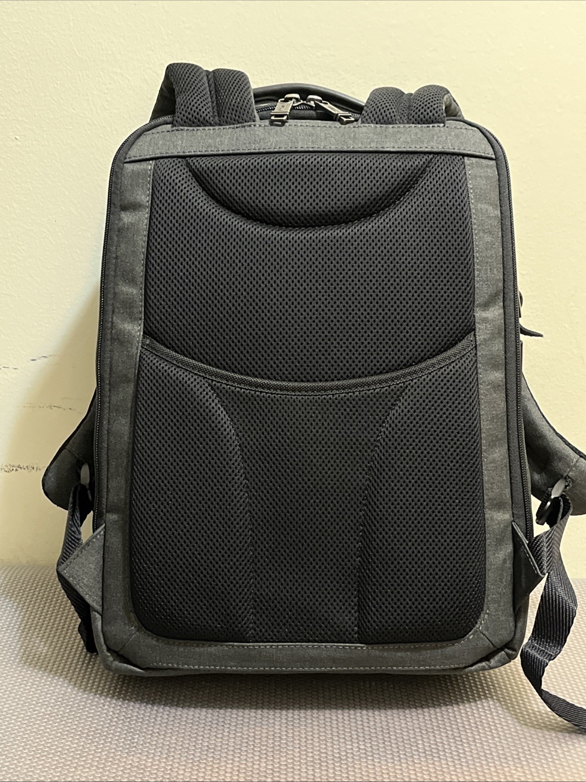 Tumi Alpha Bravo Davis Backpack Laptop Carry Bag Nylon Leather 232682GT3 – EUC