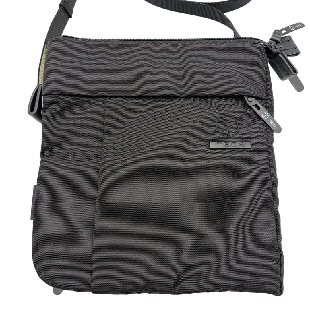 TUMI T-Tech Nylon Shoulder Bag Black Mens Crossbody Adjustable Strap 25cm 23cm