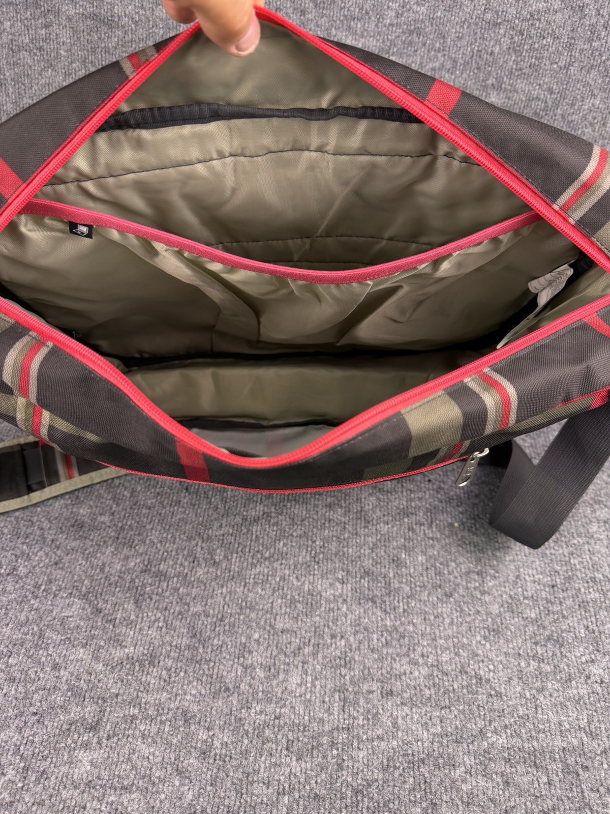Jansport Black Multi Colored Checkered 14”x15”x4” Laptop Messenger Bag Excellent