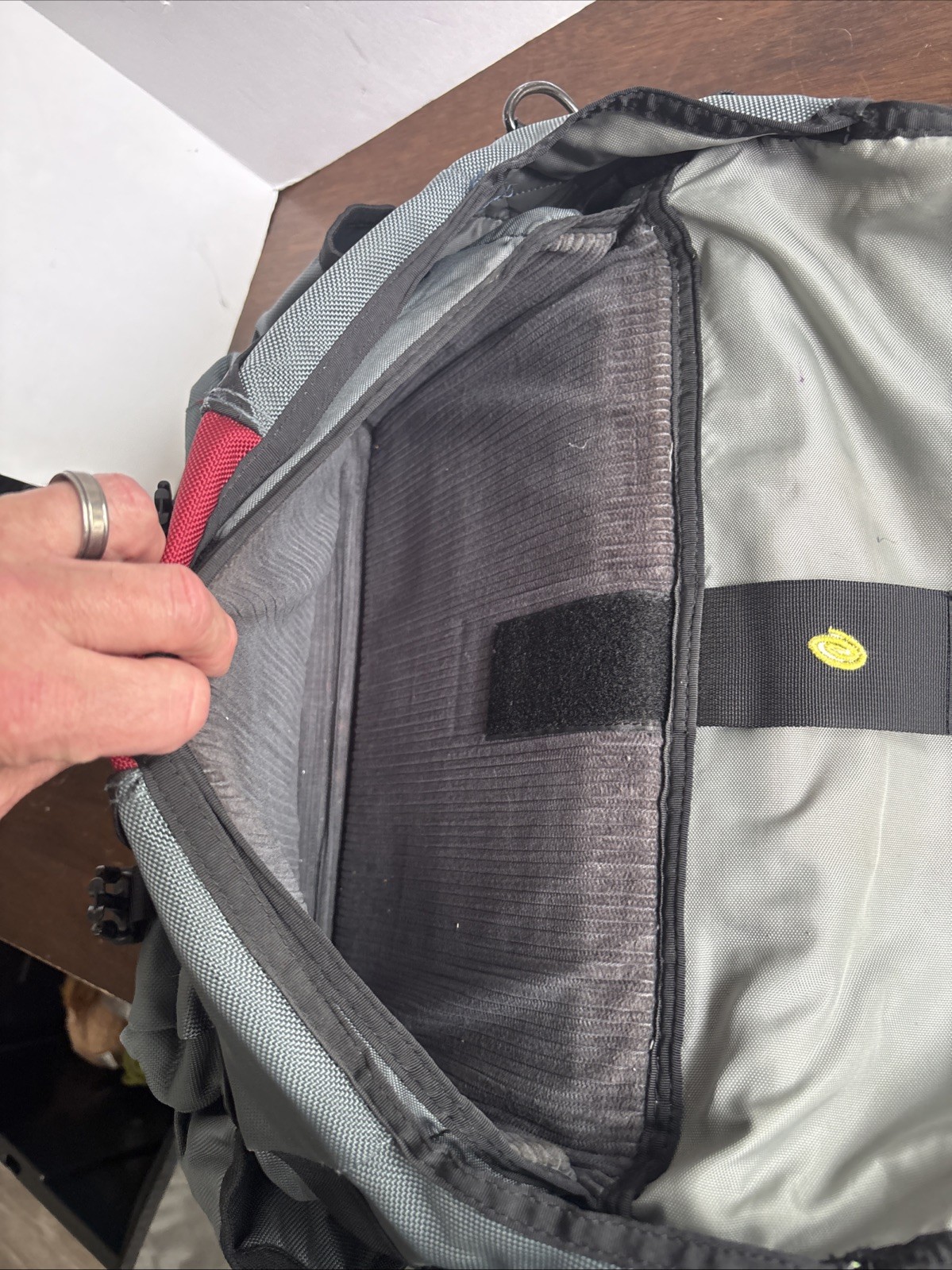 TIMBUK2 Medium Gray Red Messenger Commute Bag Padded Laptop Rubber Bottom