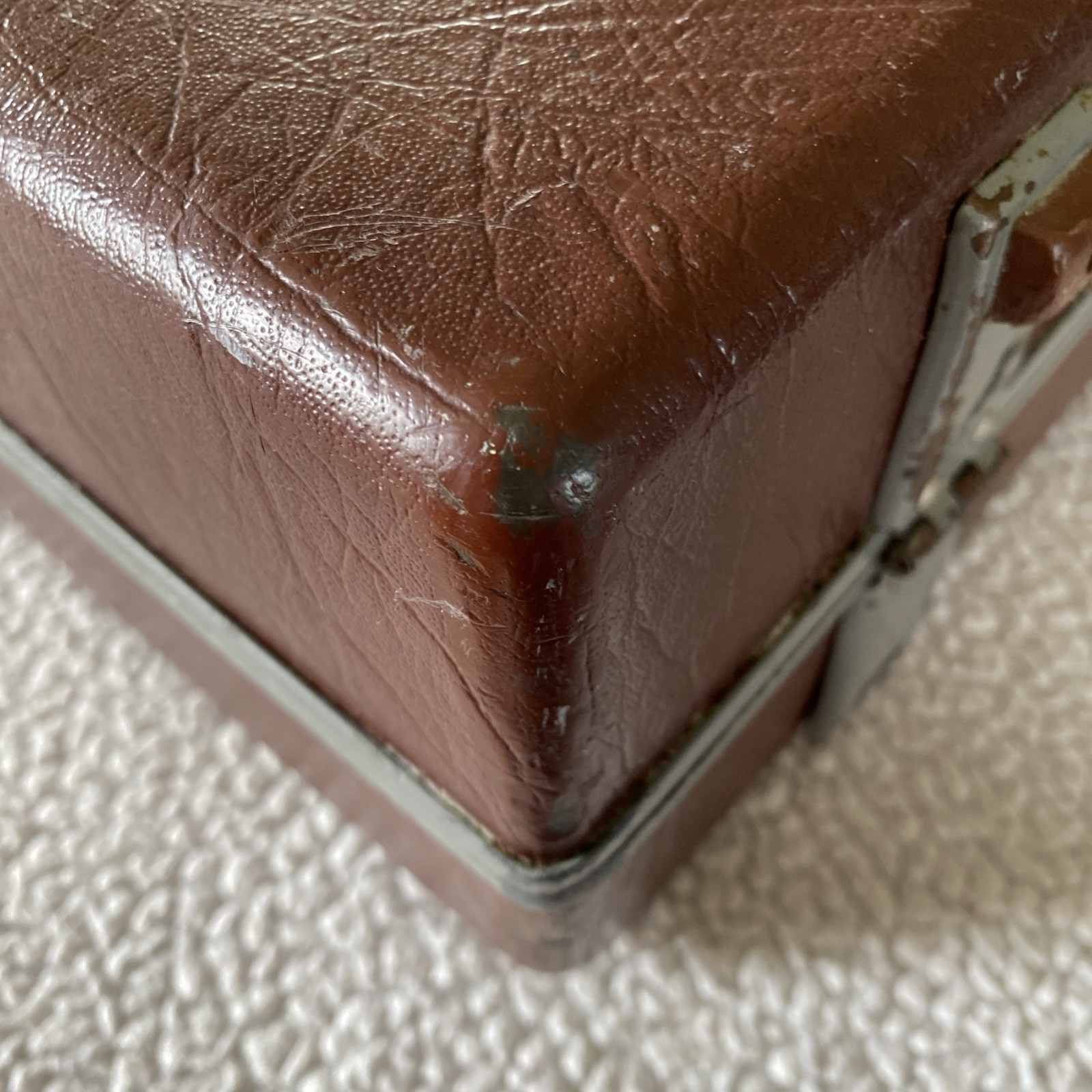 Vintage Samsonite Classic IV Hard Shell Attache Brief Case Brown With Key Locks