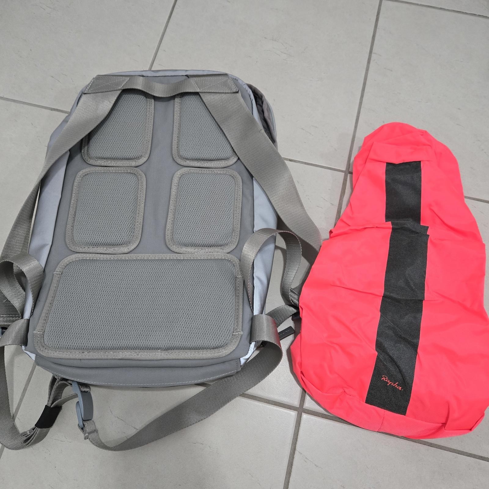 Rapha Travel Backpack Reflective Matte Gray 25L Waterproof Rain Cover Laptop Bag
