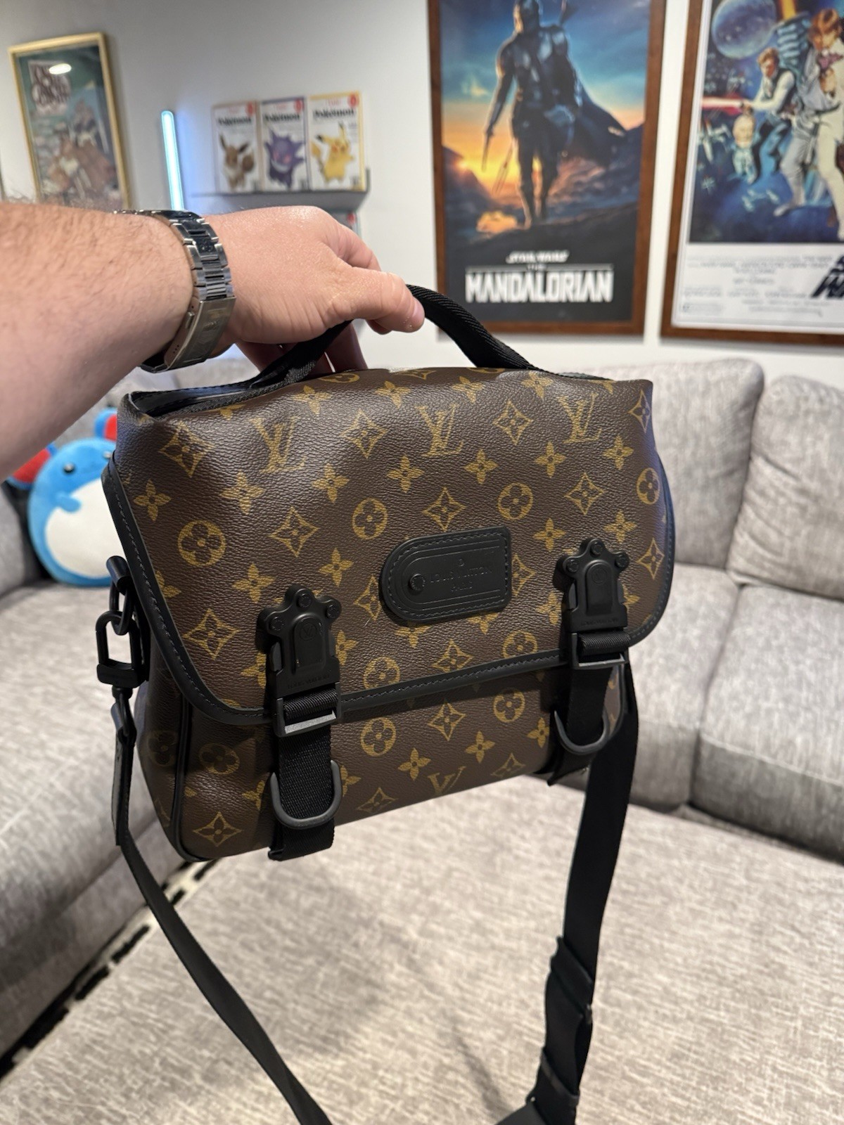 Louis Vuitton Monogram Crossbody Trail Messenger Bag Black Hardware Buckle Strap