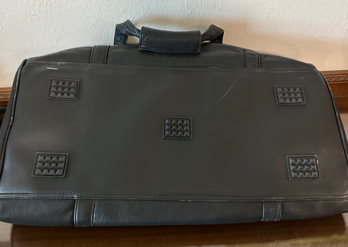 Canyon Outback Cowhide Leather 22” Cabin Duffle/Weekend Black Travel Bag