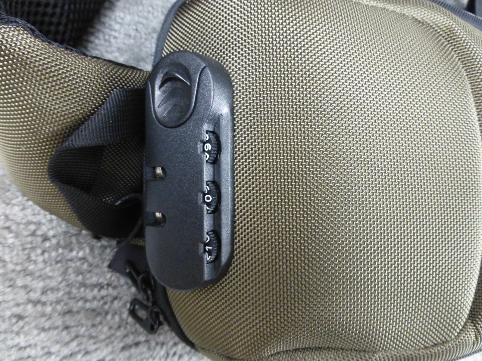 OZUKO Crossbody Men Lockable Shoulder Waterproof Short Trip Sling Bag Brown NWT