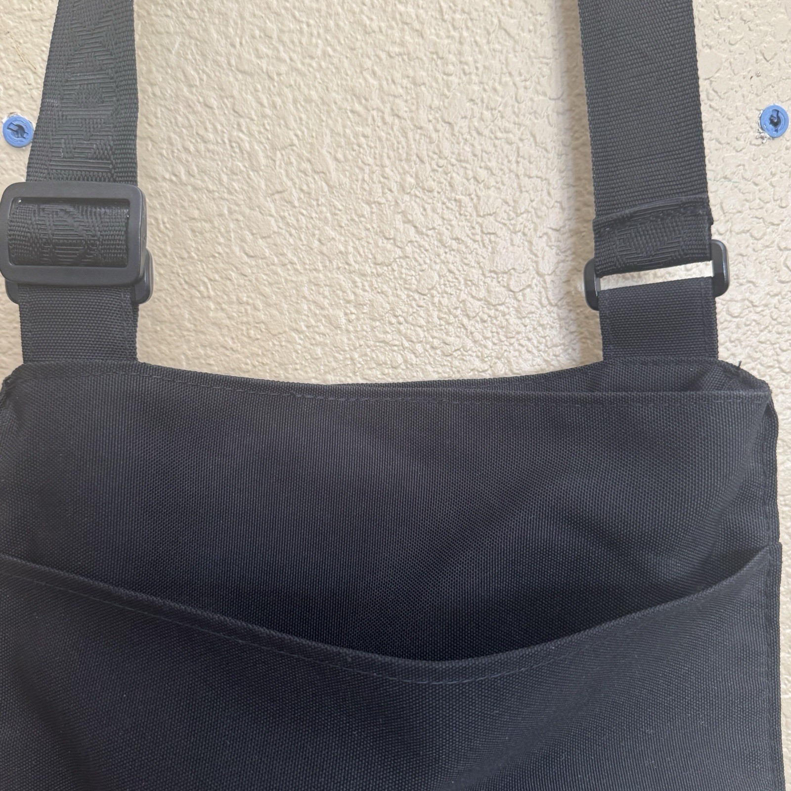 Misfits Messenger Bag-Satchel By Roxy Black 3 Pockets One W/zip Closure Rare!