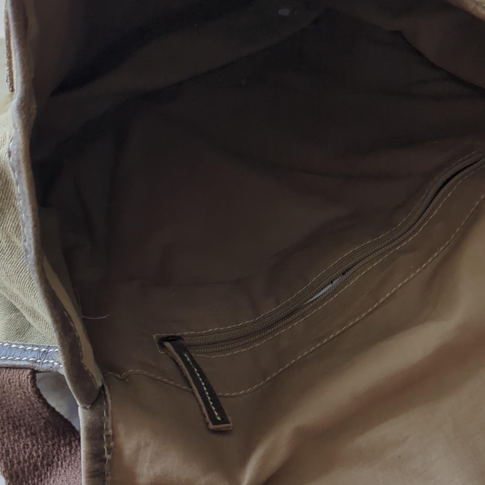 Mantarray Messenger Bag Green/Brown Zip Crossbody Adjustable Strap Pockets