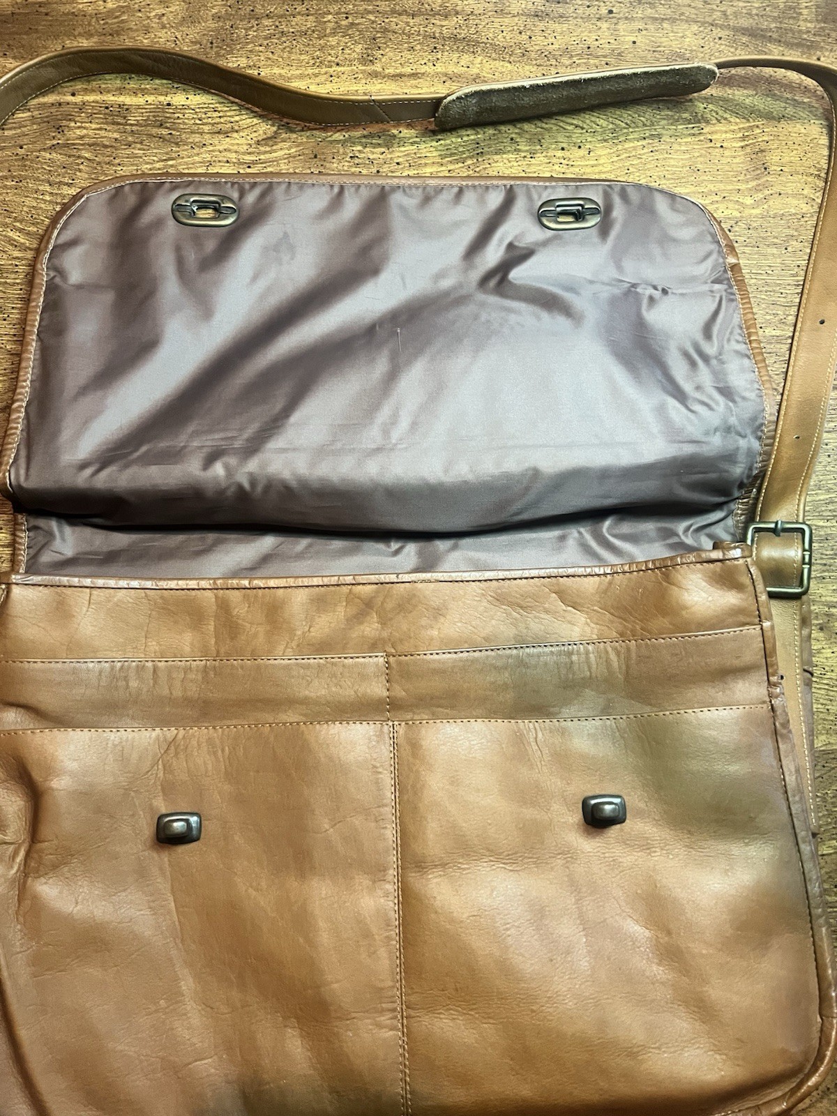 Caramel brown Genuine Columbia Leather Shoulder Laptop Satchel Bag. Satin Lining