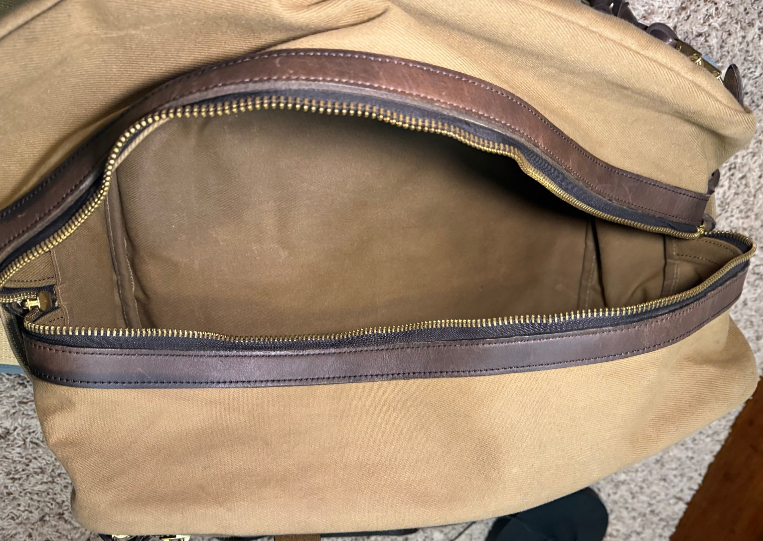 RARE Vintage Filson 239 XL Outfitter Bag – 1990s Talon Era – One Owner – 7.5″